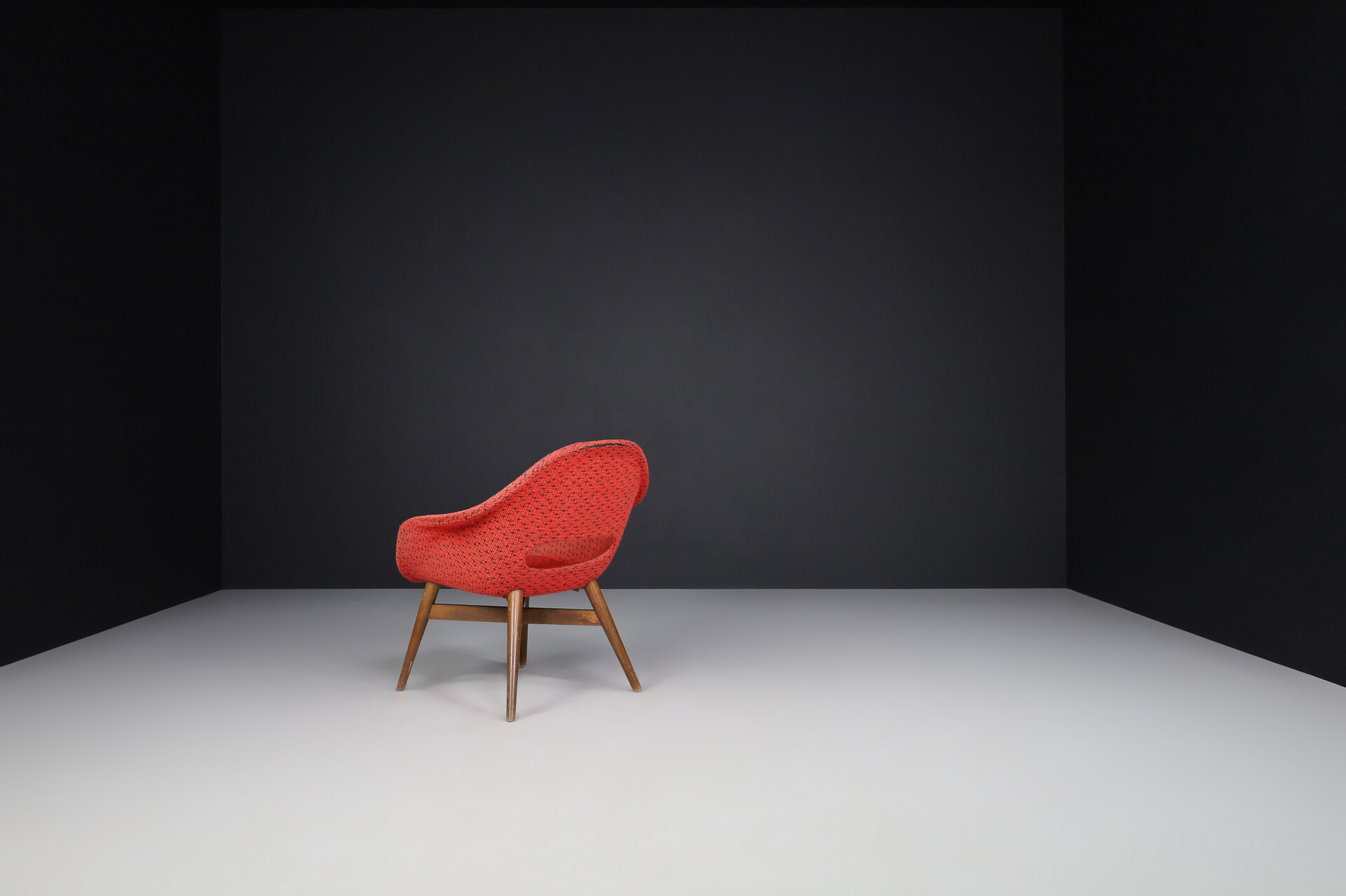 Mid century modern Fiberglass Easy Chair by Miroslav Navratil for Vertex in original fabric , circa 1960 Mid-20th century