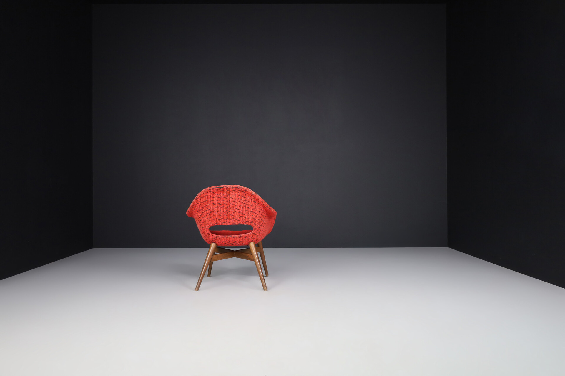 Mid century modern Fiberglass Easy Chair by Miroslav Navratil for Vertex in original fabric , circa 1960 Mid-20th century