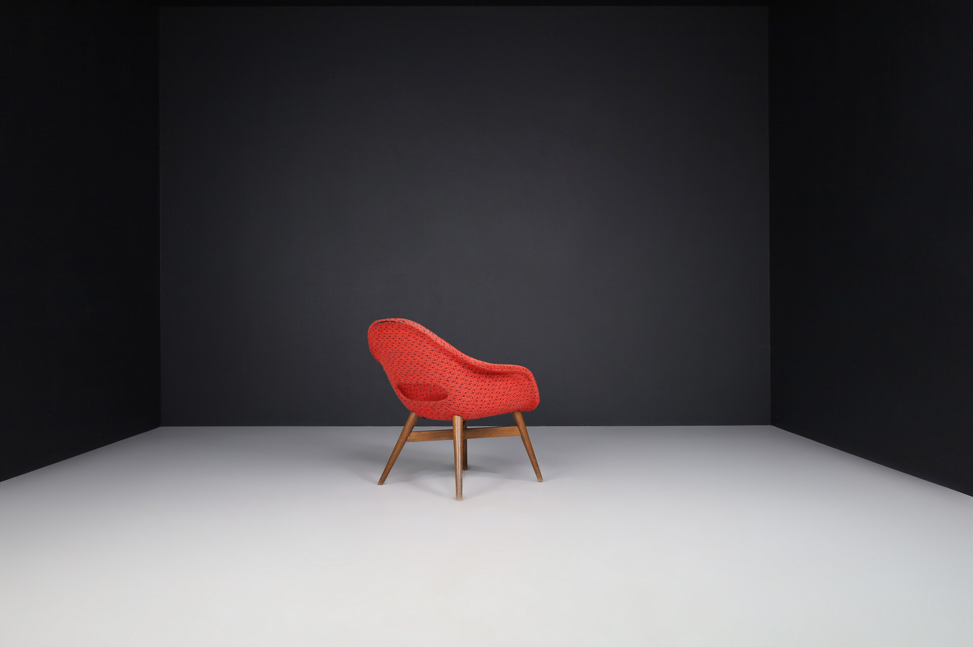 Mid century modern Fiberglass Easy Chair by Miroslav Navratil for Vertex in original fabric , circa 1960 Mid-20th century