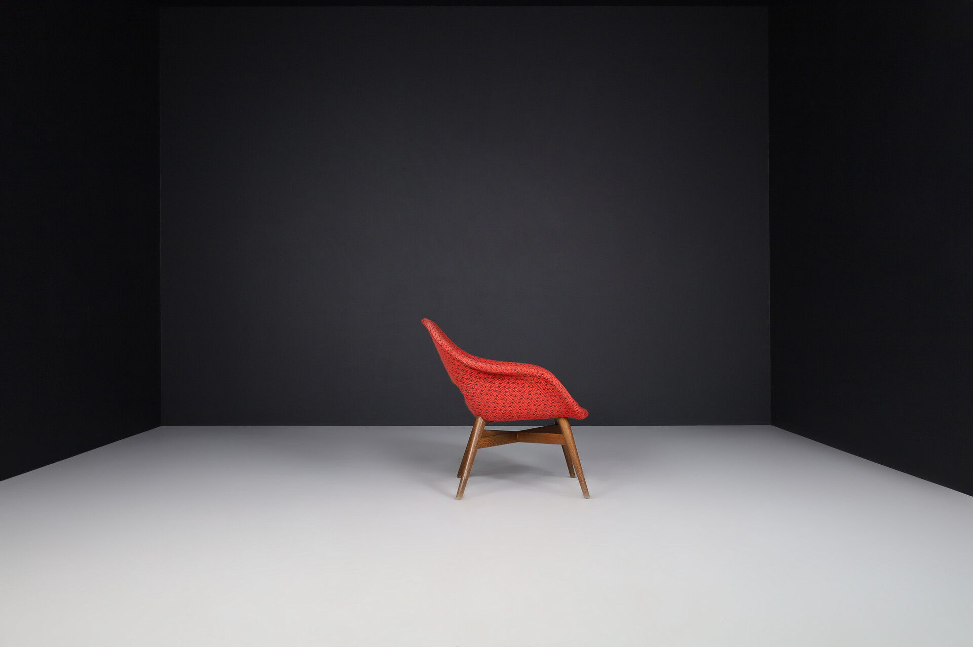 Mid century modern Fiberglass Easy Chair by Miroslav Navratil for Vertex in original fabric , circa 1960 Mid-20th century