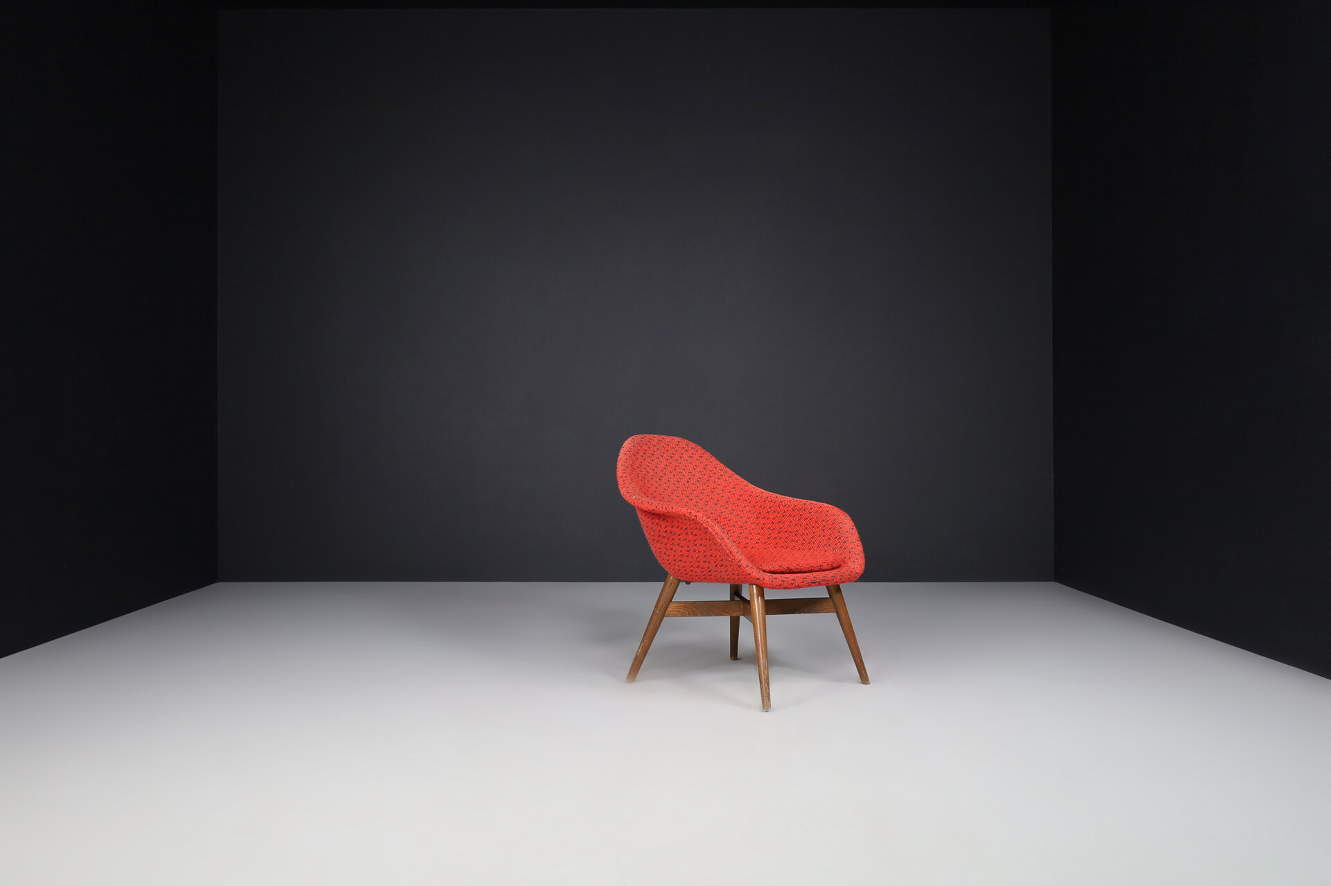 Mid century modern Fiberglass Easy Chair by Miroslav Navratil for Vertex in original fabric , circa 1960 Mid-20th century