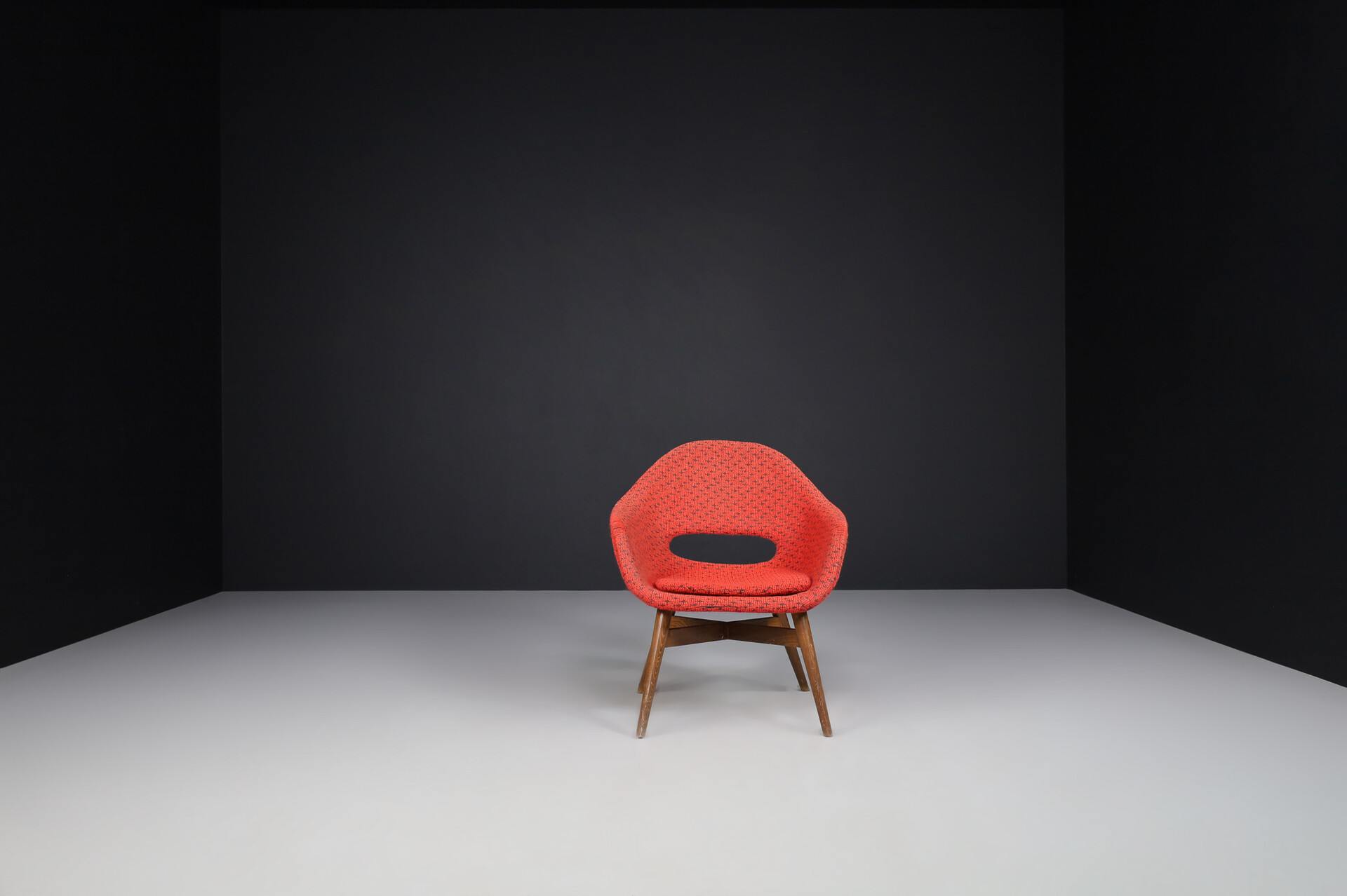 Mid century modern Fiberglass Easy Chair by Miroslav Navratil for Vertex in original fabric , circa 1960 Mid-20th century