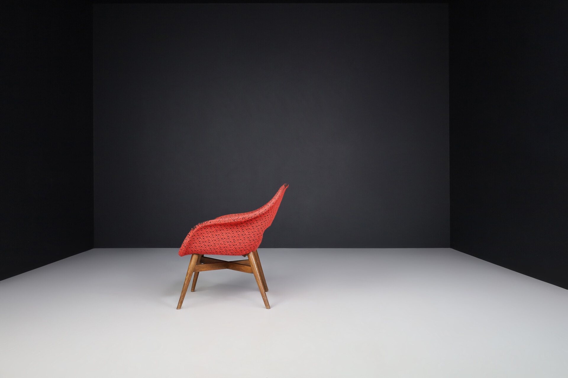 Mid century modern Fiberglass Easy Chair by Miroslav Navratil for Vertex in original fabric , circa 1960 Mid-20th century