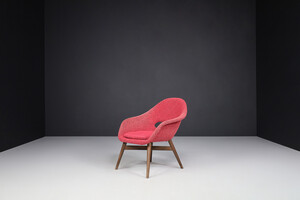 Mid century modern Fiberglass Easy Chair by Miroslav Navratil for Vertex in original fabric , circa 1960 Mid-20th century