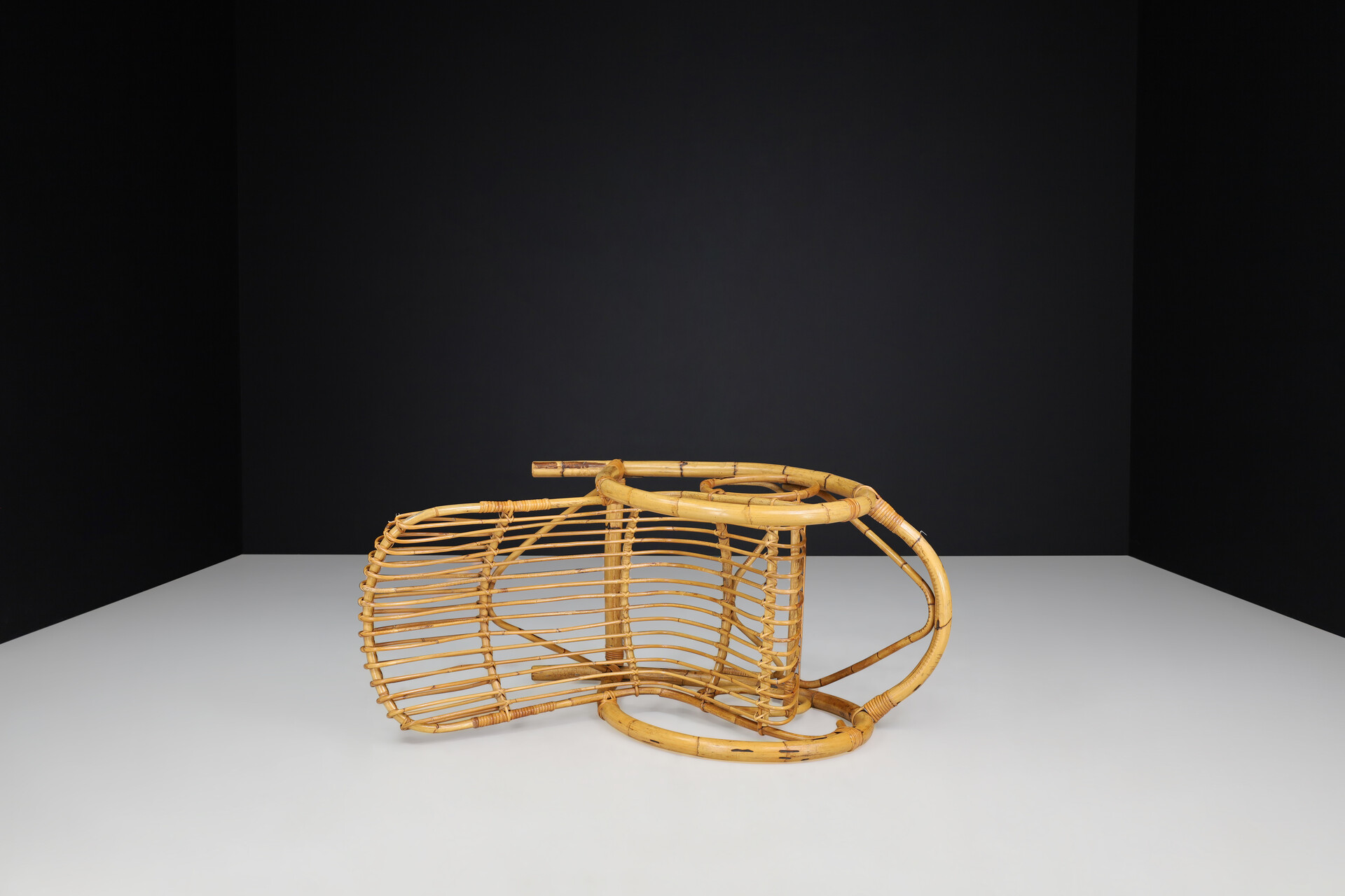 Mid century modern Franco Albini Style Wicker Bamboo Rocking Chair Italy 1960s Mid-20th century