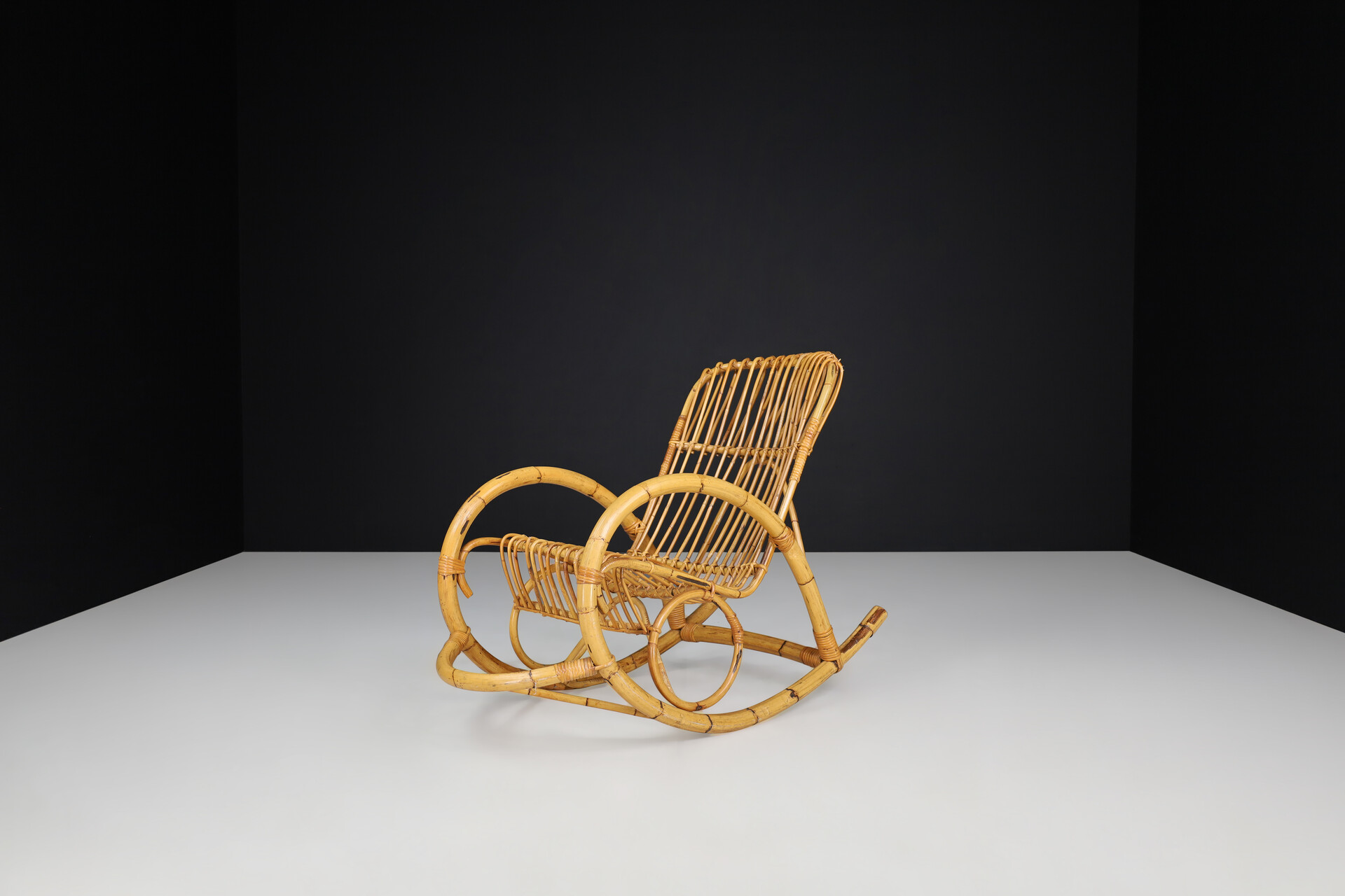 Mid century modern Franco Albini Style Wicker Bamboo Rocking Chair Italy 1960s Mid-20th century