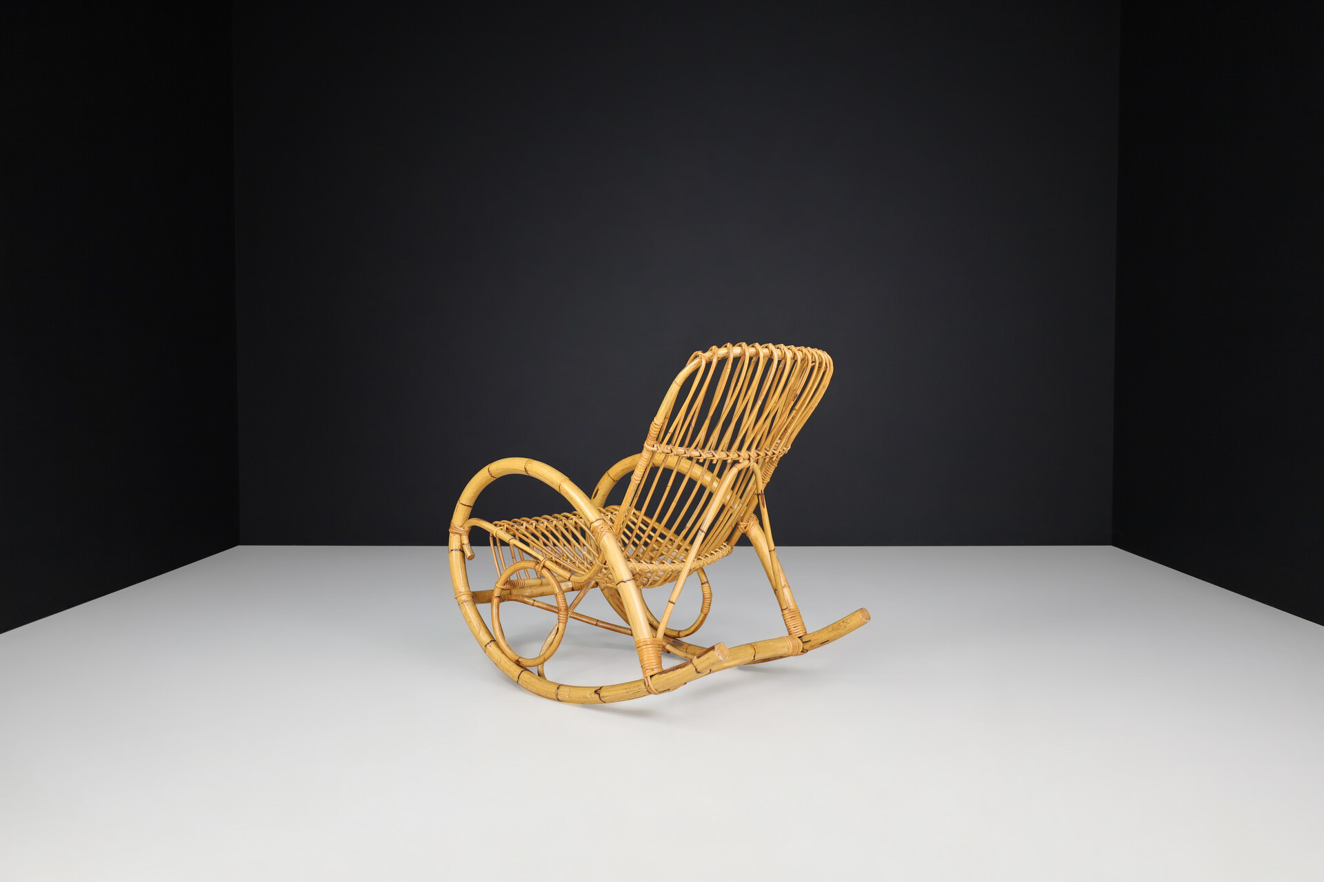 Mid century modern Franco Albini Style Wicker Bamboo Rocking Chair Italy 1960s Mid-20th century