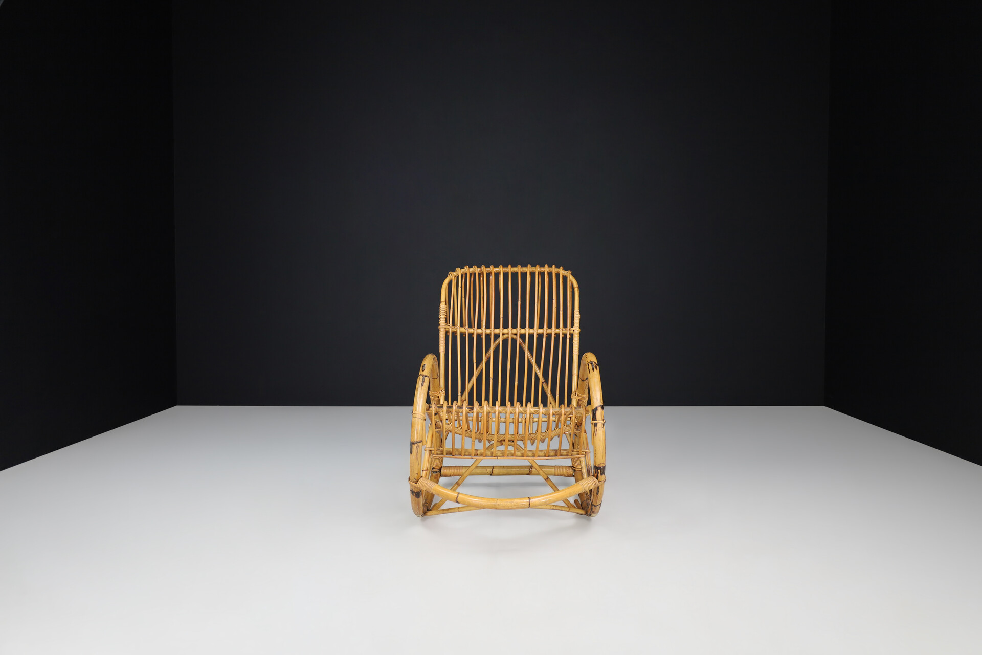 Mid century modern Franco Albini Style Wicker Bamboo Rocking Chair Italy 1960s Mid-20th century