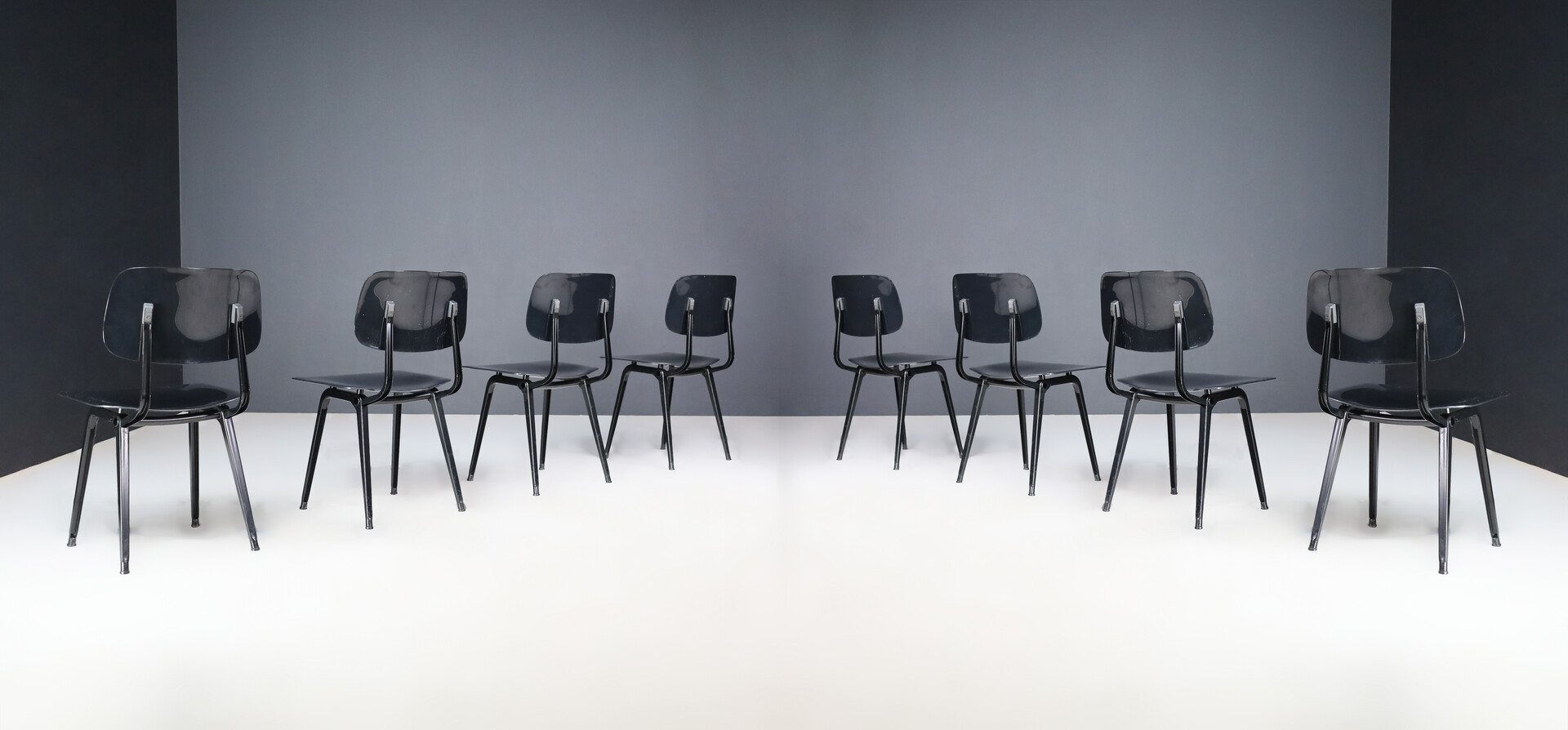 Mid century modern Friso Kramer Revolt Dining Room Chairs Chairs Set/8 The Netherlands 1953 Mid-20th century