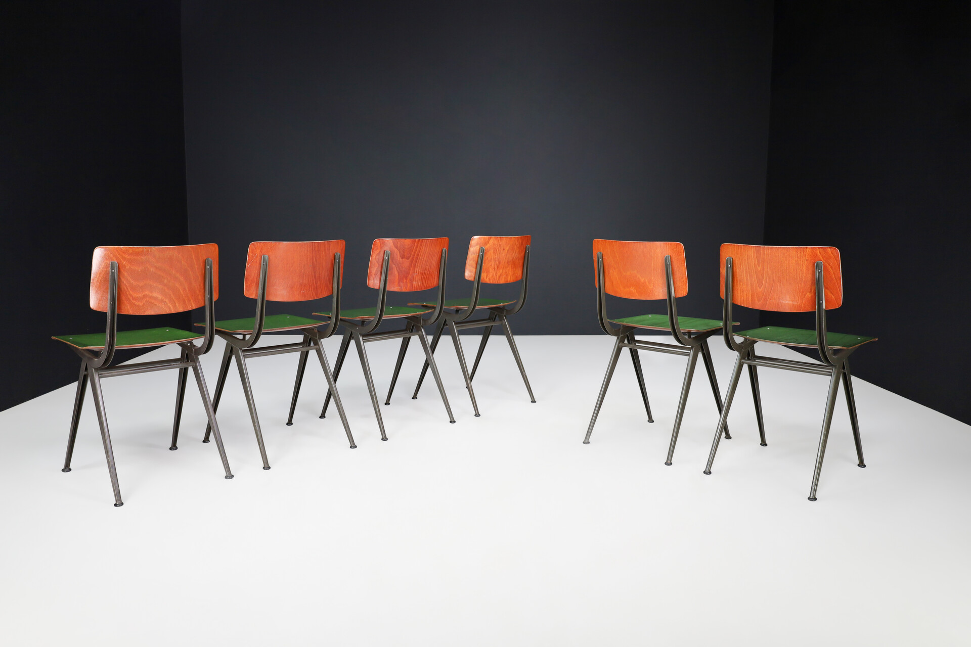 Mid century modern Friso Kramer Style Chairs, The Netherlands 1960s Mid-20th century