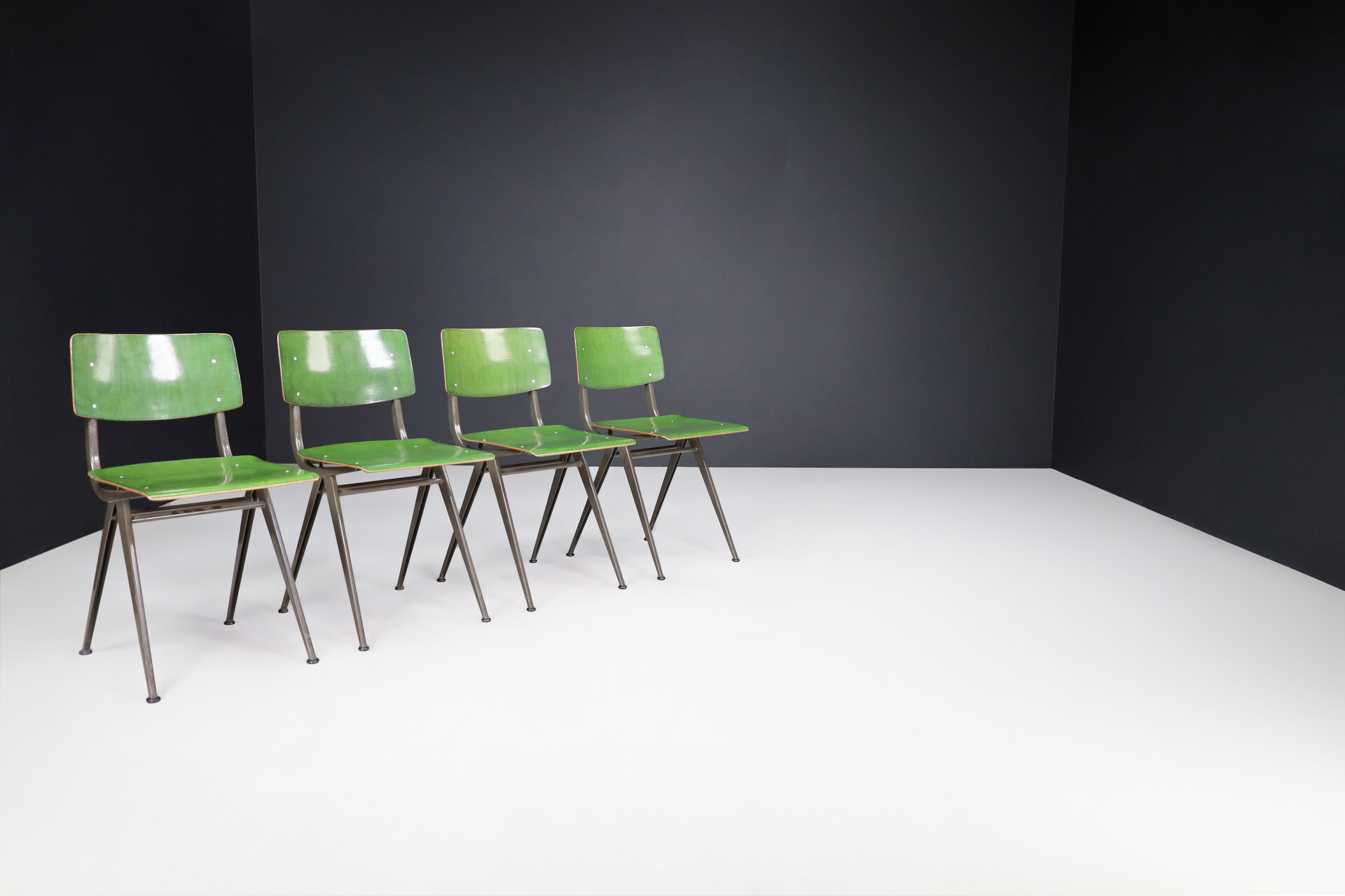 Mid century modern Friso Kramer Style Chairs, The Netherlands 1960s Mid-20th century