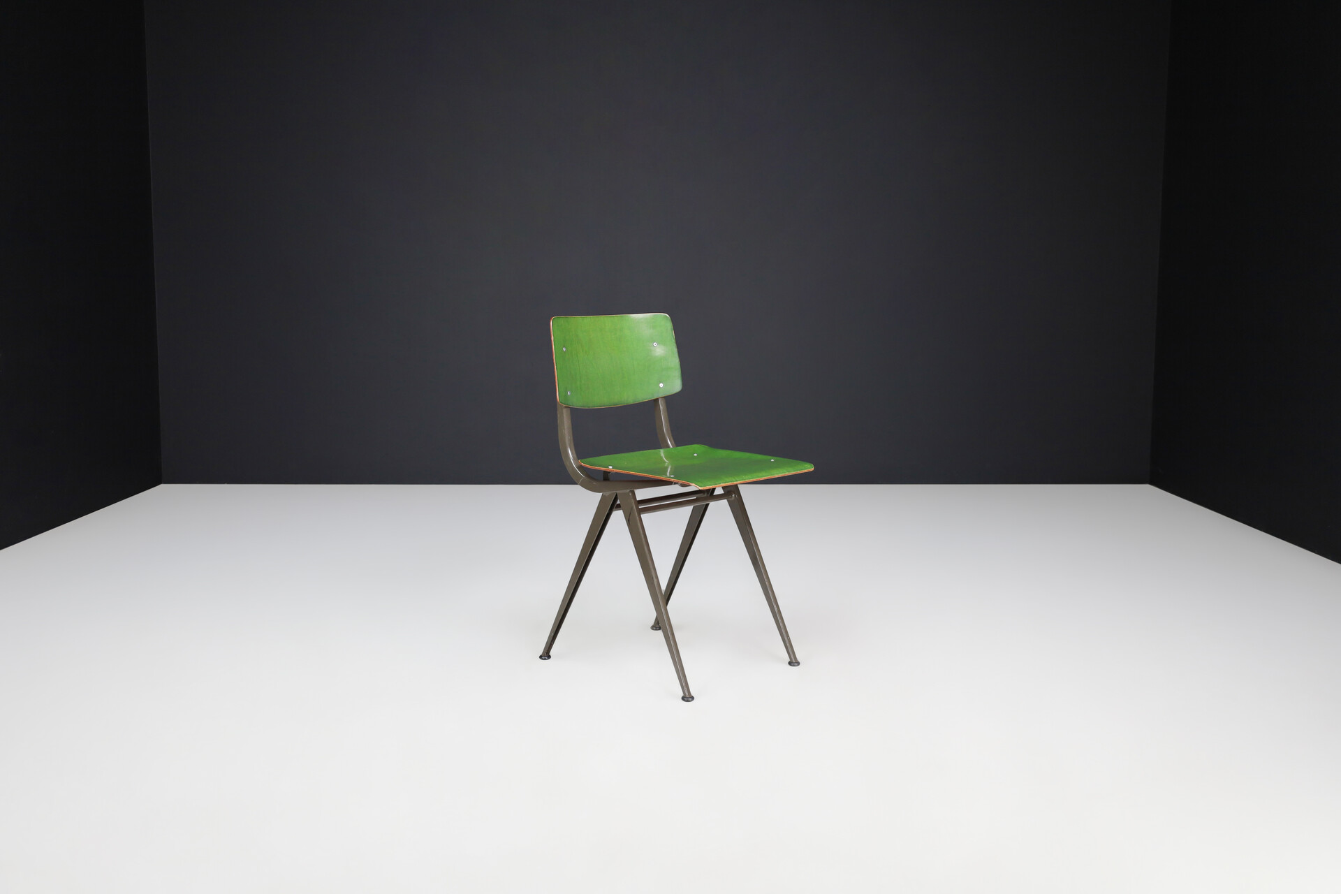 Mid century modern Friso Kramer Style Chairs, The Netherlands 1960s Mid-20th century