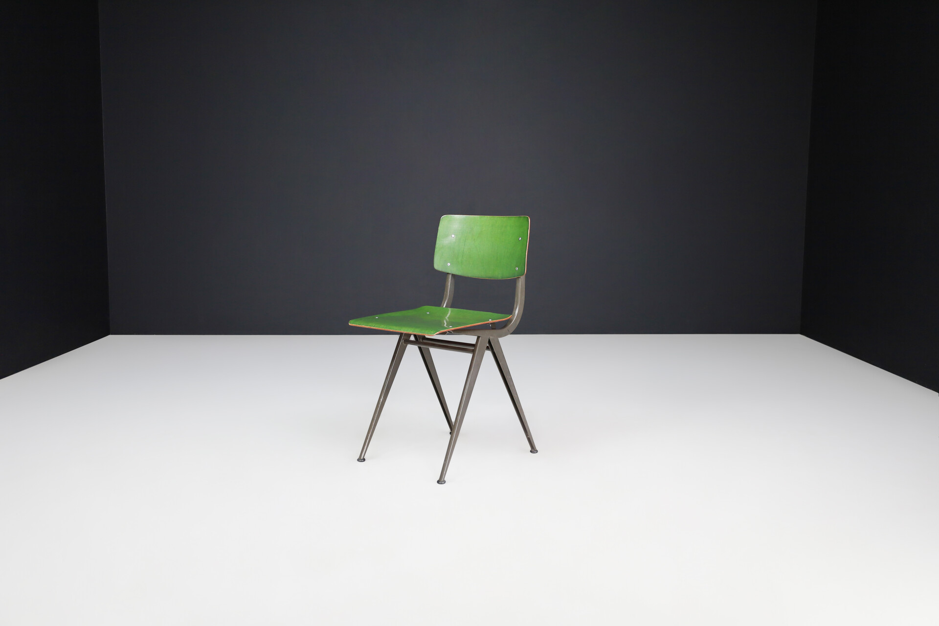 Mid century modern Friso Kramer Style Chairs, The Netherlands 1960s Mid-20th century