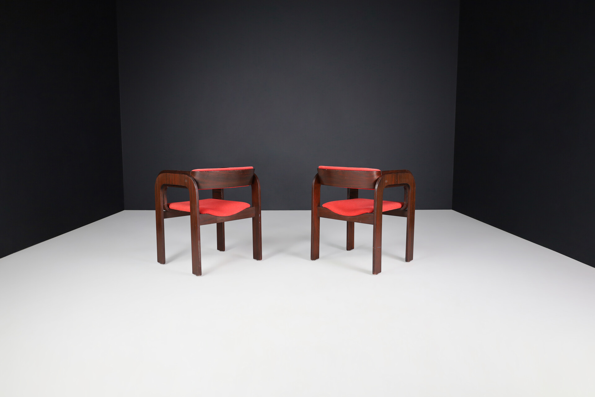 Mid century modern Gae Aulenti Armchairs in walnut and red upholstery , italy 1960s Mid-20th century