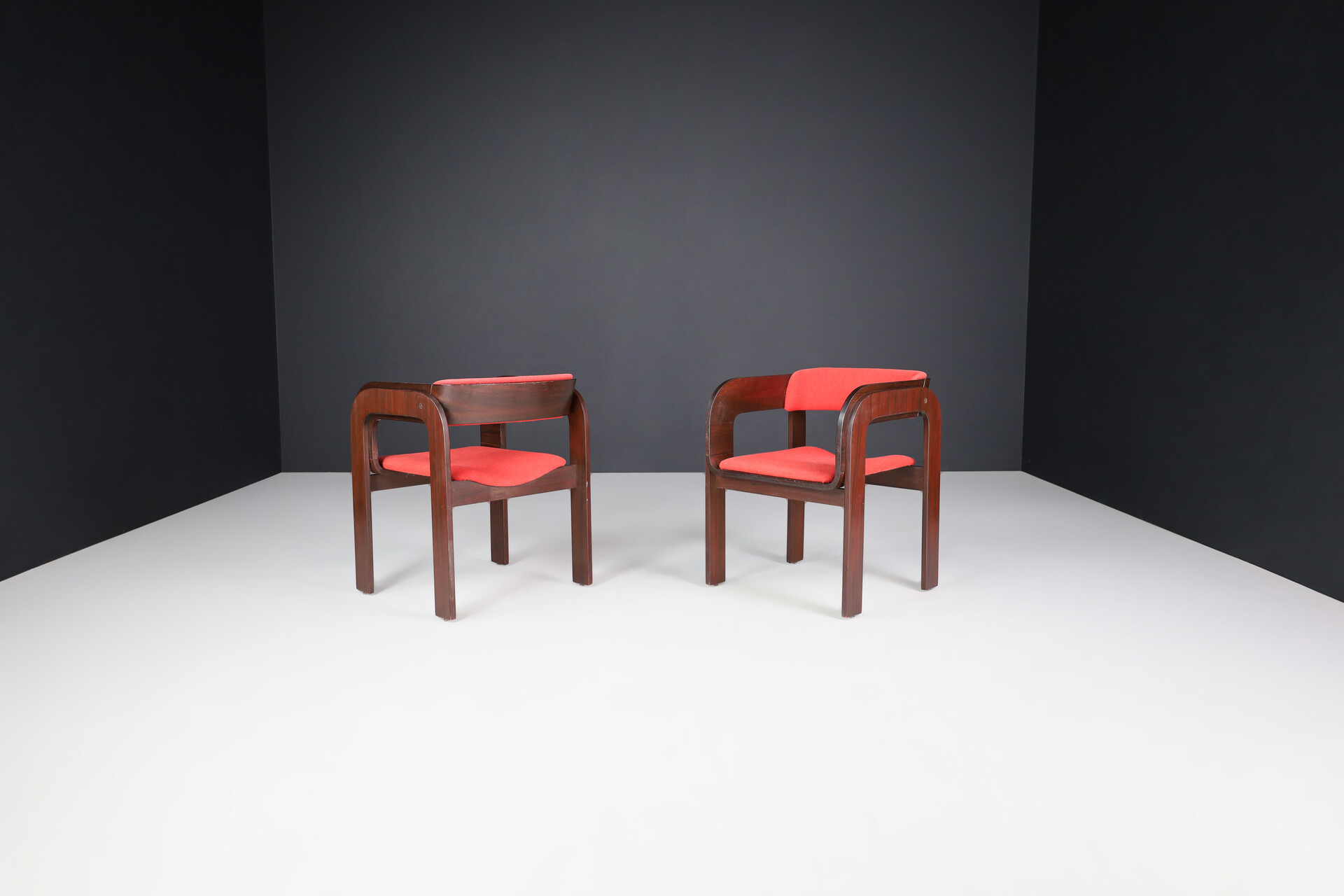 Mid century modern Gae Aulenti Armchairs in walnut and red upholstery , italy 1960s Mid-20th century