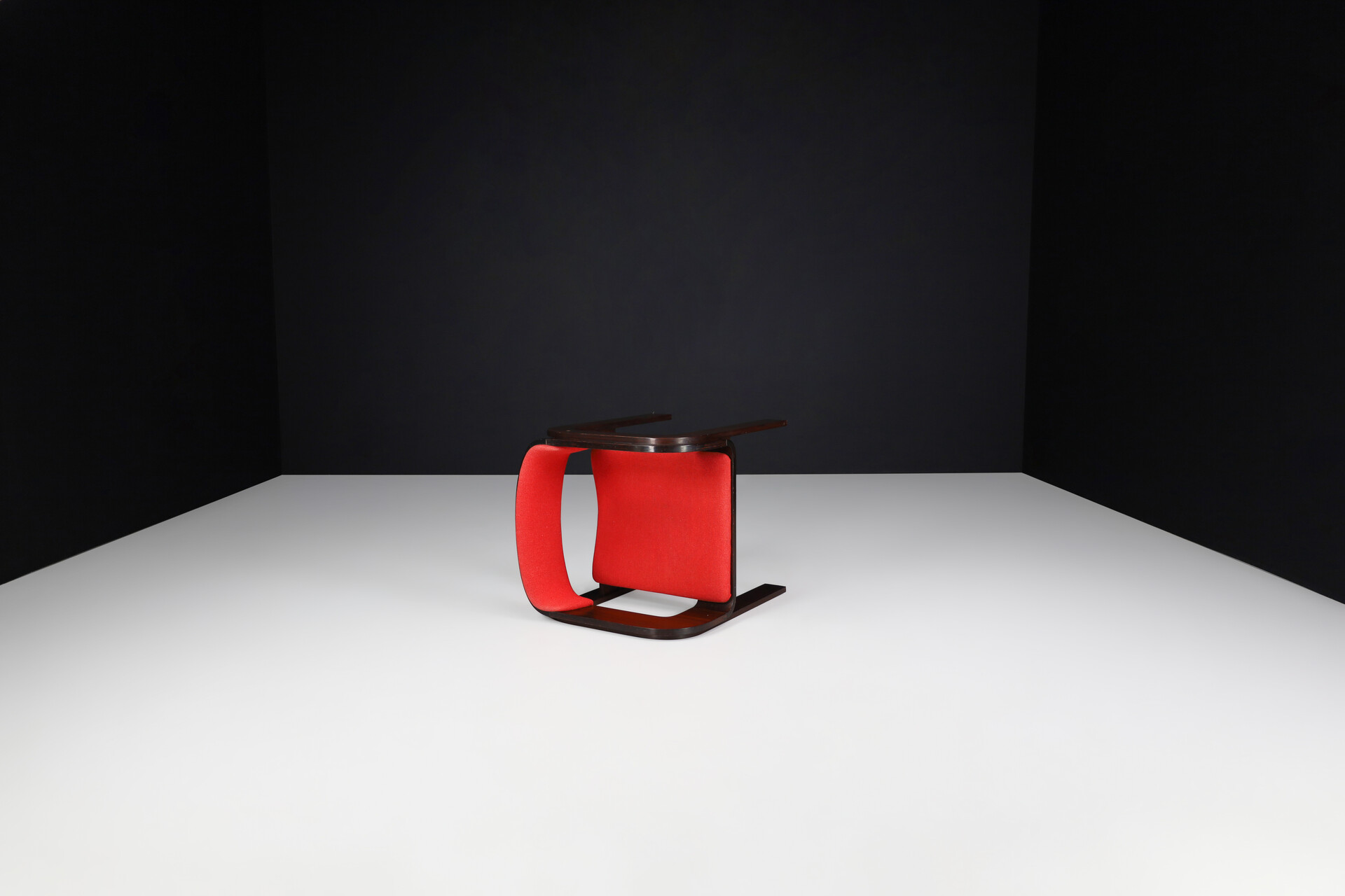 Mid century modern Gae Aulenti Armchairs in walnut and red upholstery , italy 1960s Mid-20th century