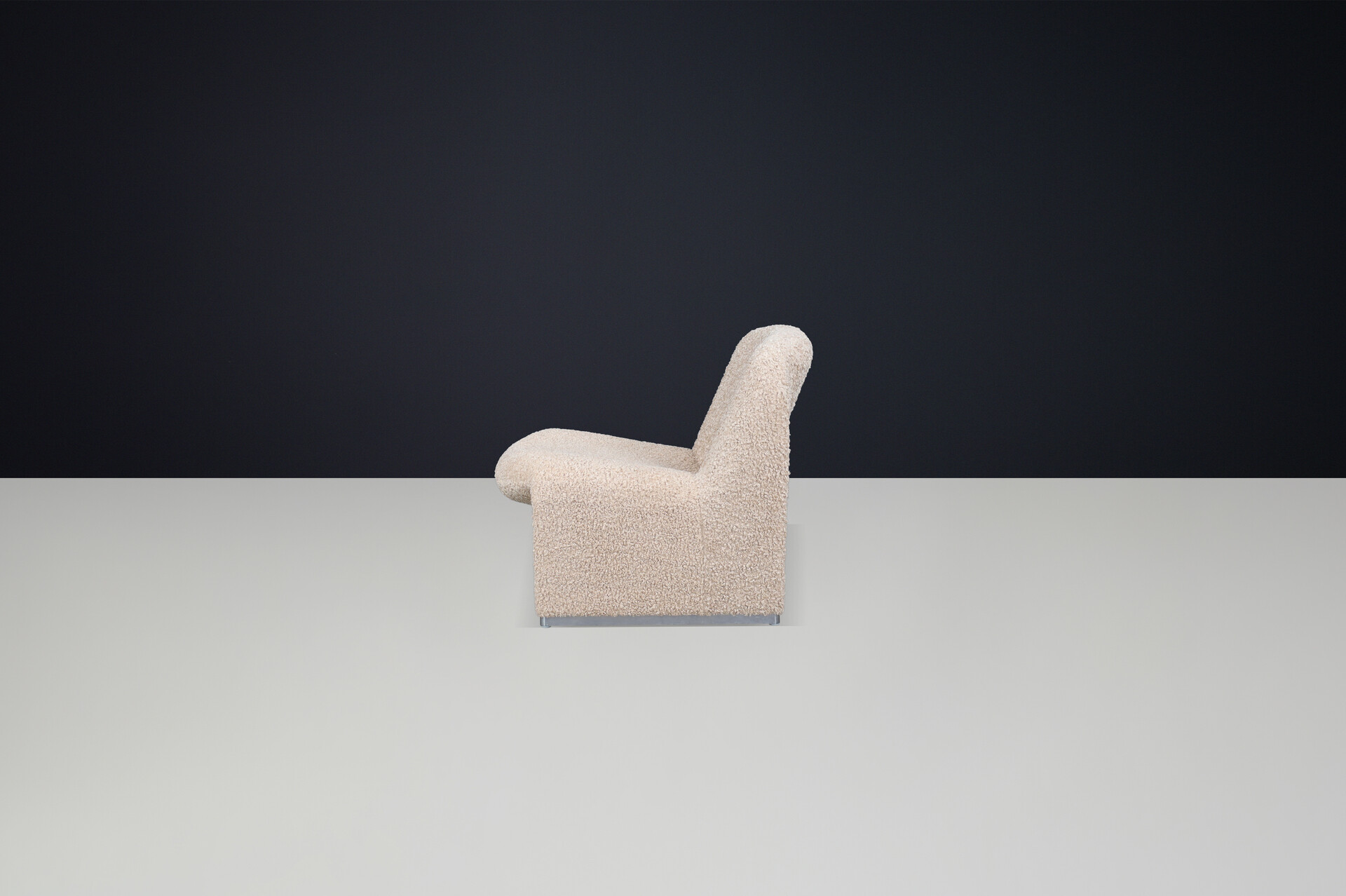 Mid century modern Giancarlo Piretti “Alky” Lounge Chair in Teddy Upholstery, Italy, 1970s Late-20th century