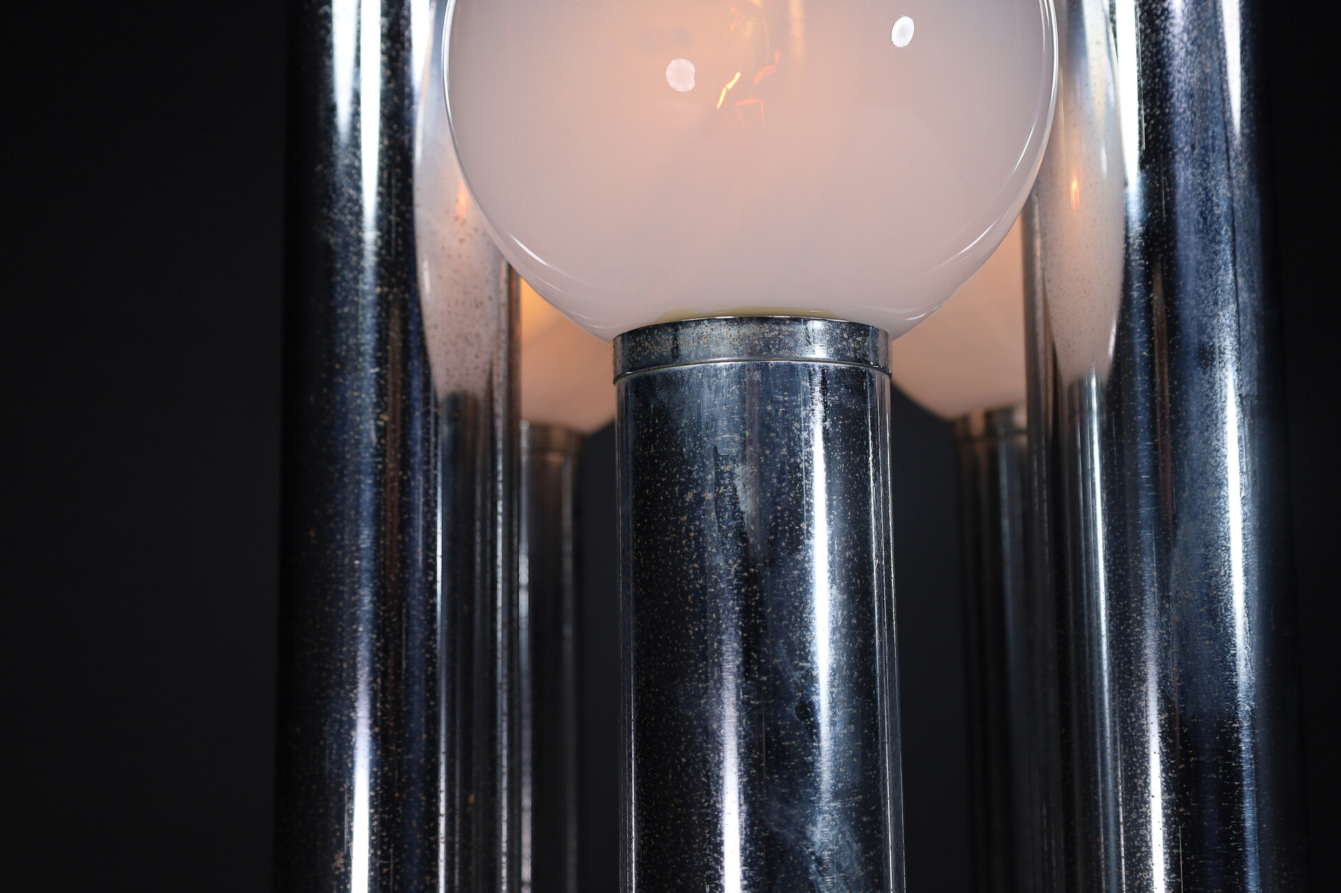 Mid century modern Goffredo Reggiani Floor Lamp with Chrome and frosted glass globes , Italy 1970s Late-20th century