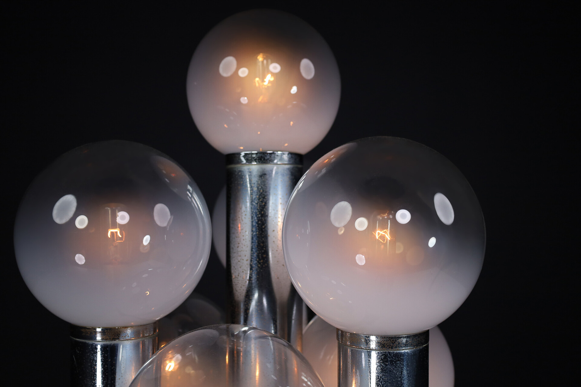 Mid century modern Goffredo Reggiani Floor Lamp with Chrome and frosted glass globes , Italy 1970s Late-20th century