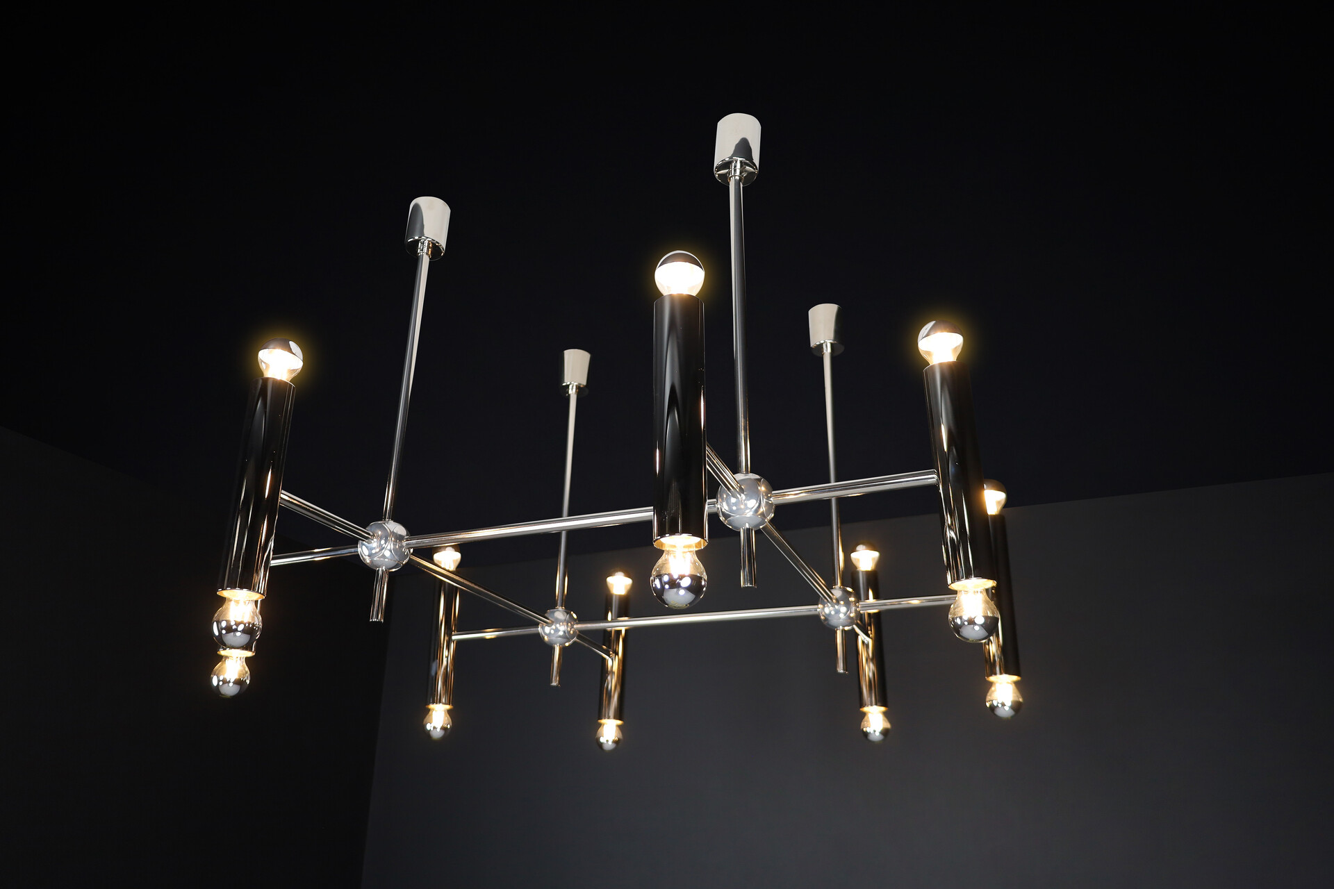 Mid century modern Grande Chandelier in Polished Steel with 16 Lights Germany 1960s Mid-20th century