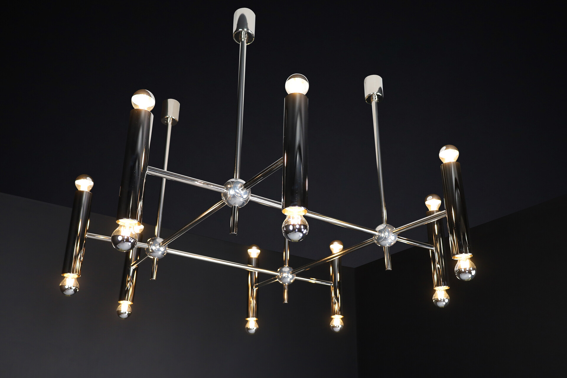 Mid century modern Grande Chandelier in Polished Steel with 16 Lights Germany 1960s Mid-20th century