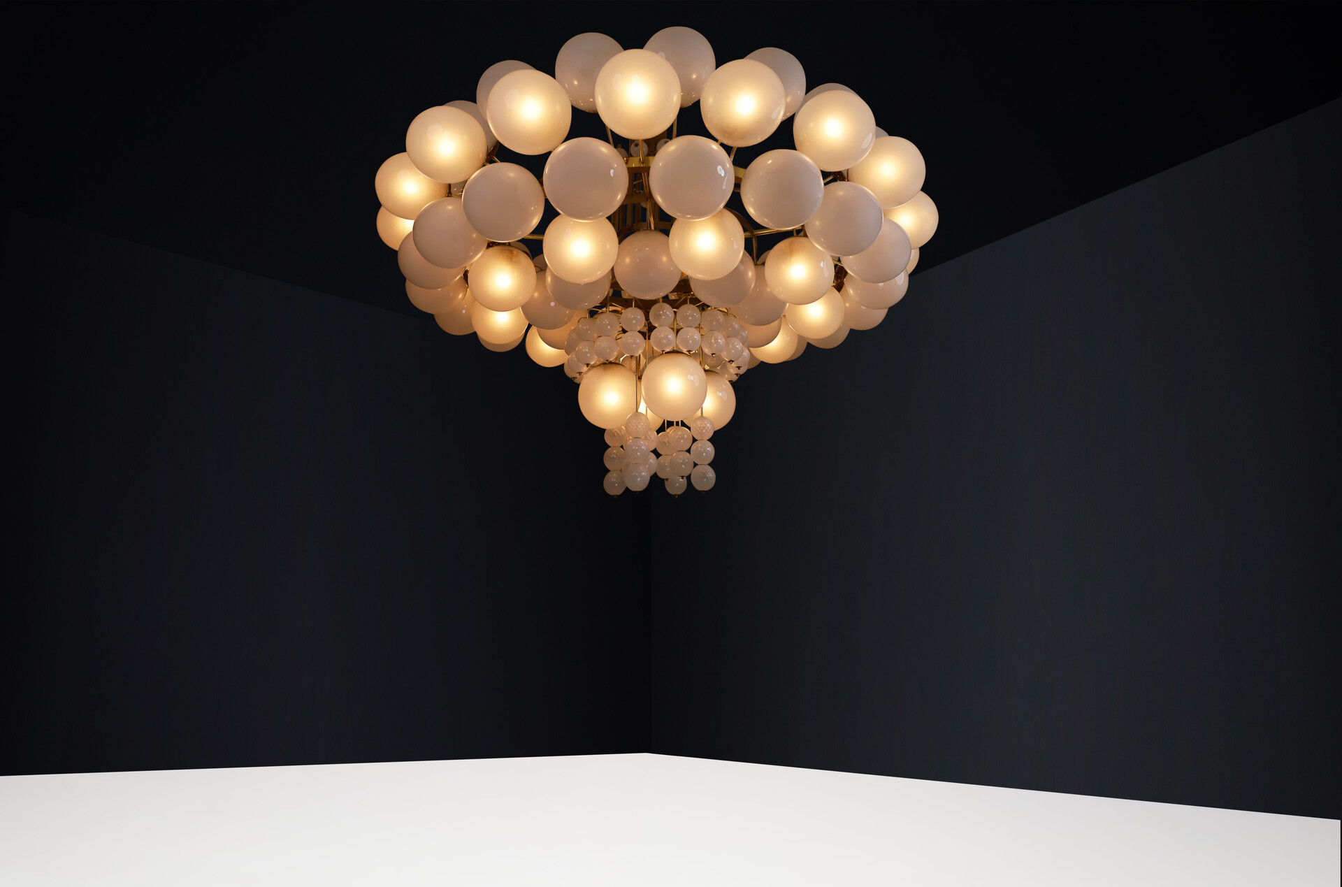 Mid century modern Grande hotel chandelier with brass fixture and hand-blowed frosted glass globes by Preciosa, Czechia 1960s Mid-20th century