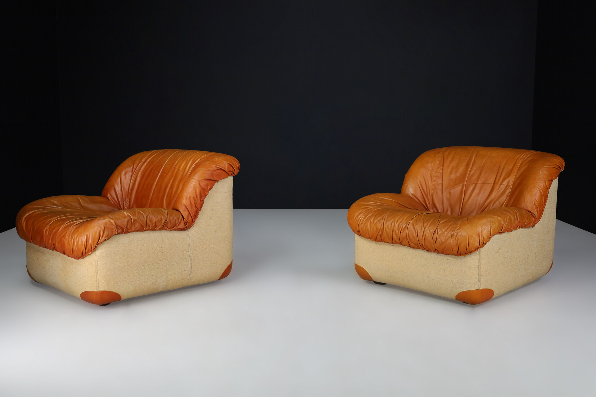 Mid century modern Guido Faleschini lounge chairs in patinated cognac leather  , Italy 1960s Late-20th century