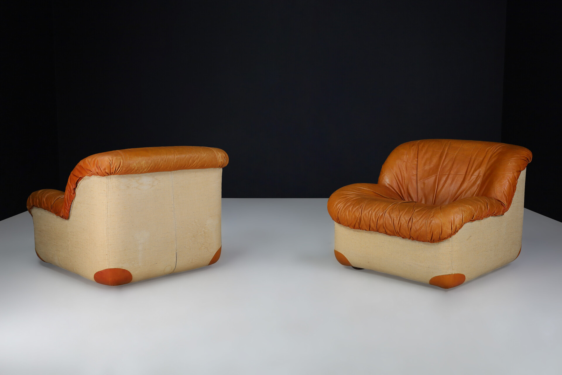 Mid century modern Guido Faleschini lounge chairs in patinated cognac leather  , Italy 1960s Late-20th century
