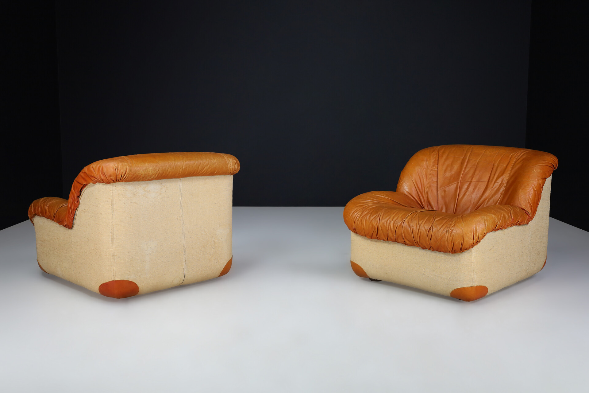 Mid century modern Guido Faleschini lounge chairs in patinated cognac leather  , Italy 1960s Late-20th century