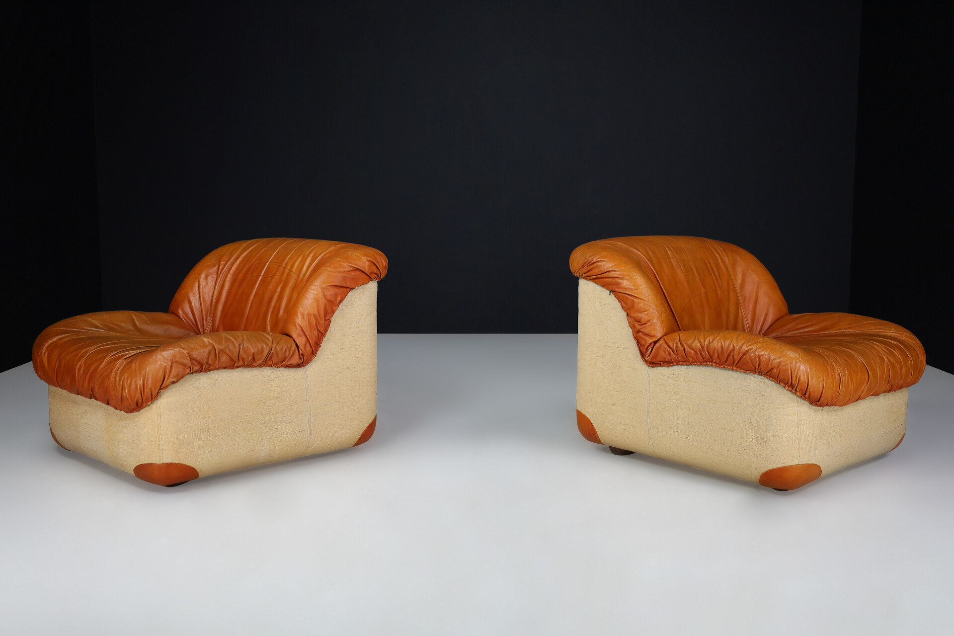 Mid century modern Guido Faleschini lounge chairs in patinated cognac leather  , Italy 1960s Late-20th century