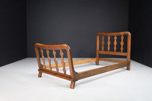 Mid century modern Guillerme & Chambron  Bed in Solid Oak , France 1960s Mid-20th century