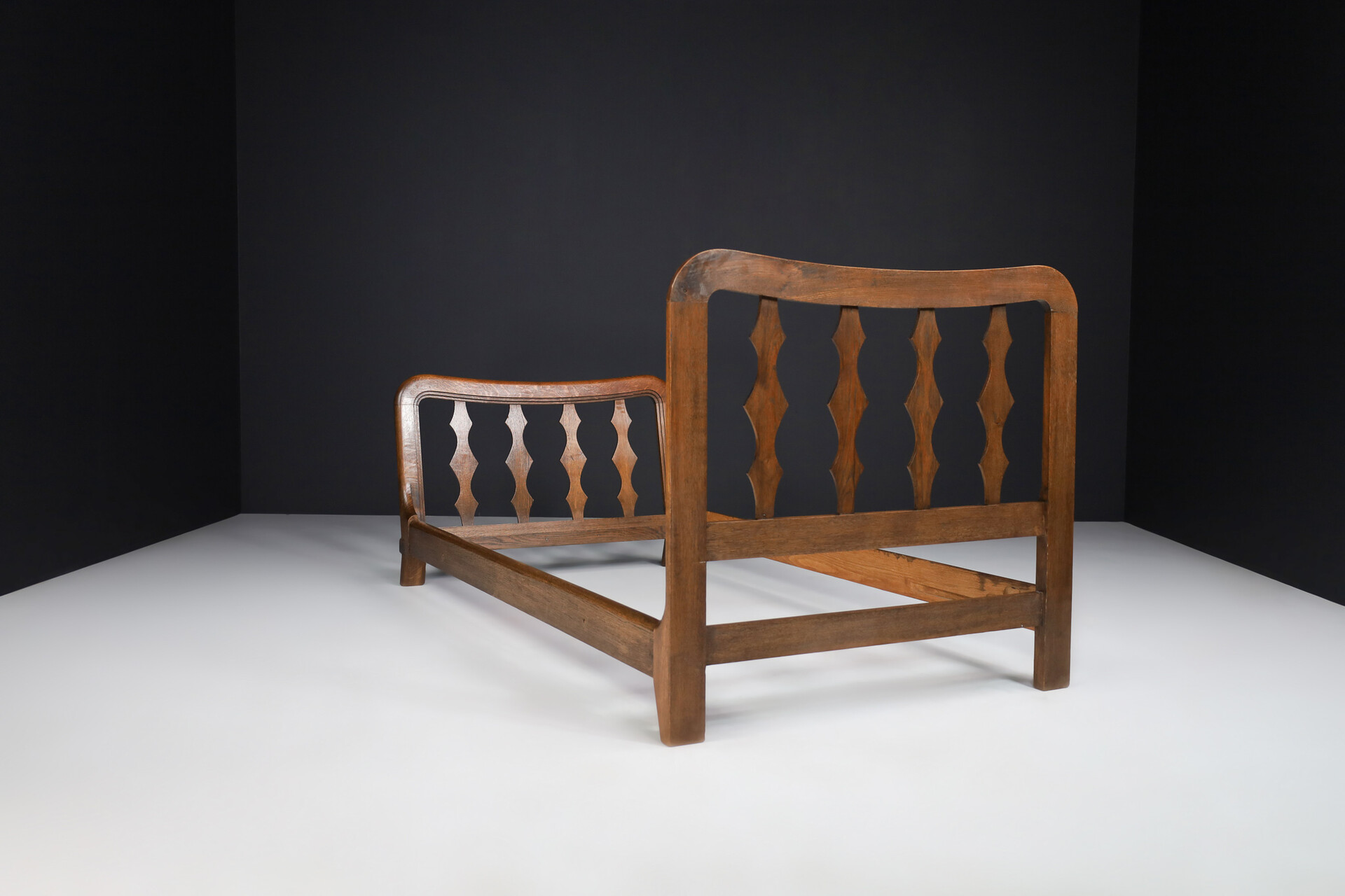 Mid century modern Guillerme & Chambron  Bed in Solid Oak , France 1960s Mid-20th century