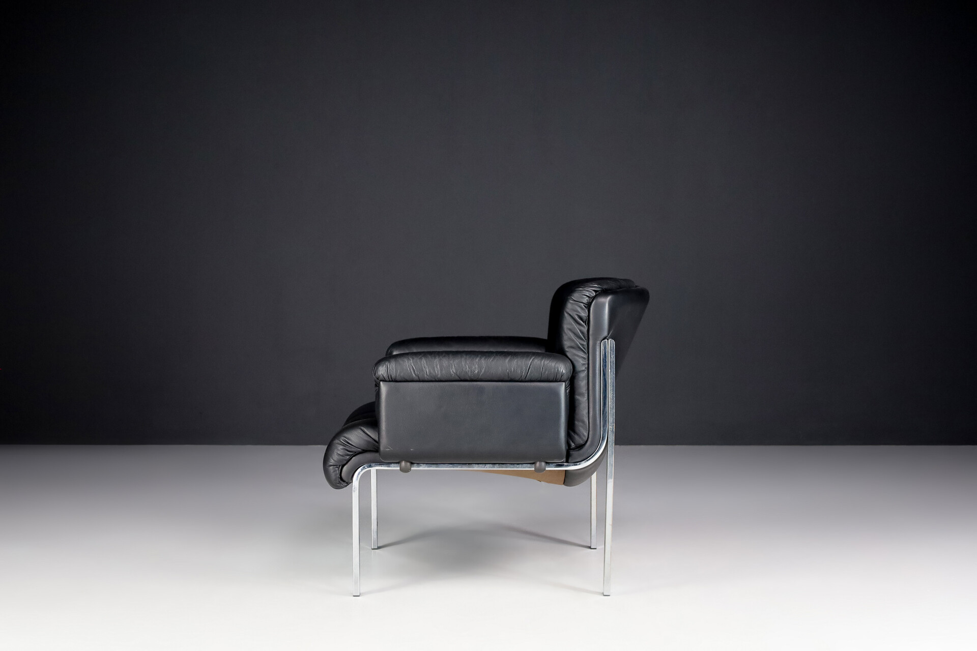 Mid century modern Hans Eichenberger For Girsberger ‘Eurochair’ In Black Leather ,Zwitserland 1970s Late-20th century