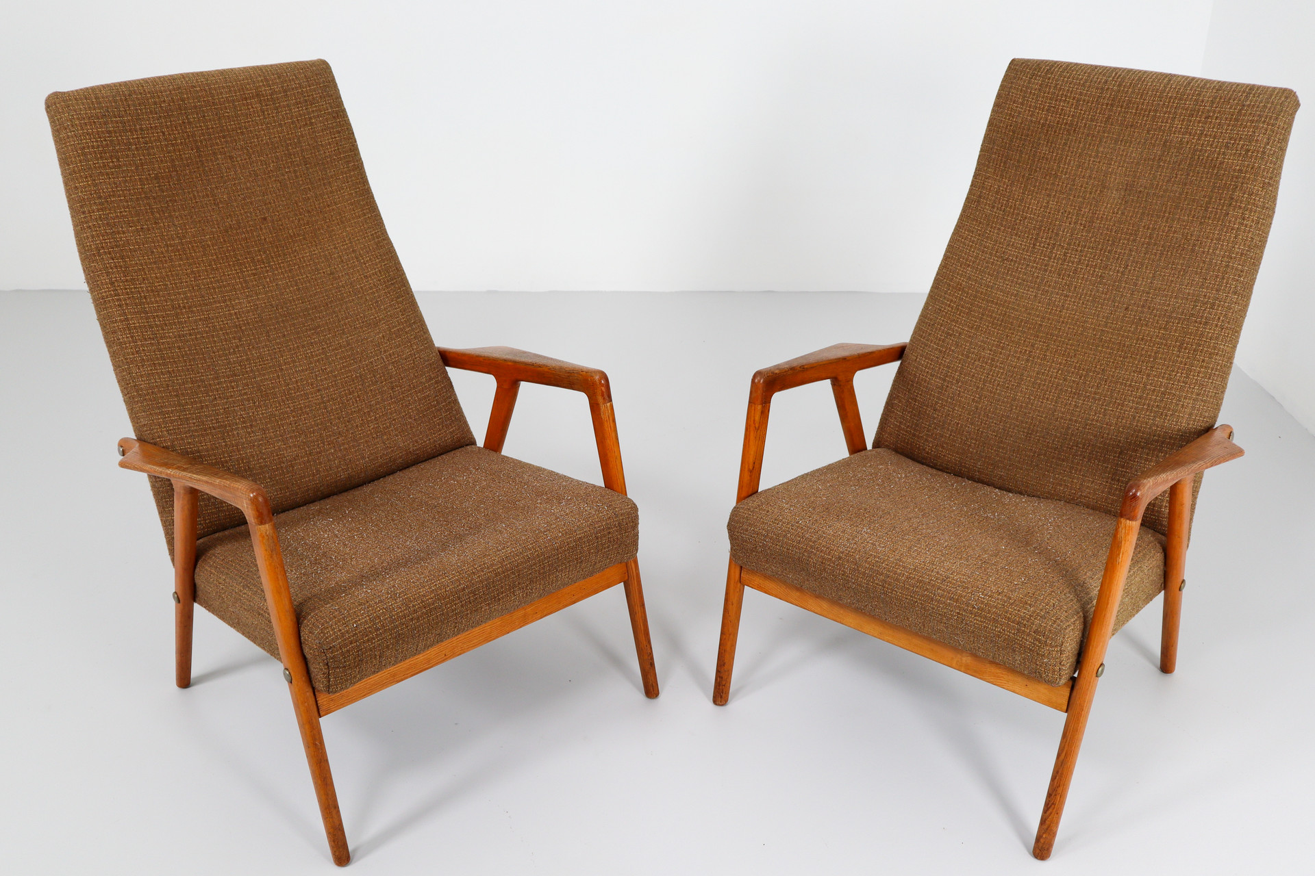 Mid century modern Hardwood Pair of two Hellerau Lounge chairs with original fabric Germany 1950s Mid-20th century