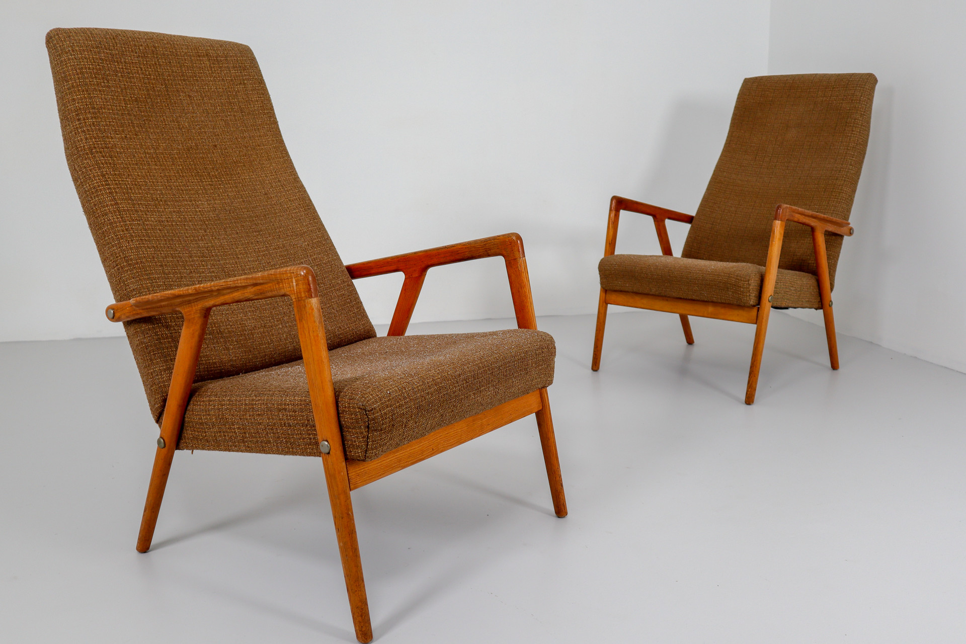 Mid century modern Hardwood Pair of two Hellerau Lounge chairs with original fabric Germany 1950s Mid-20th century