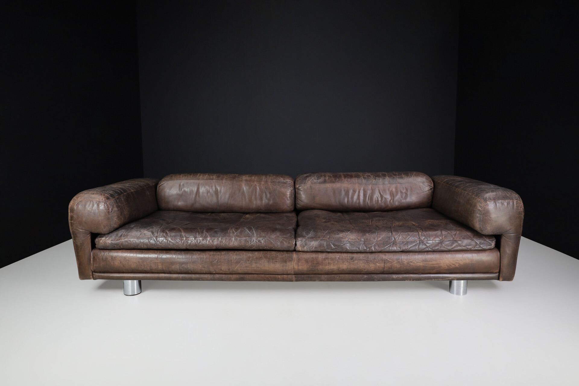 Mid century modern Howard Keith for HK Furniture, 'Diplomat' sofa, patinated leather, United Kingdom 1970s Late-20th century