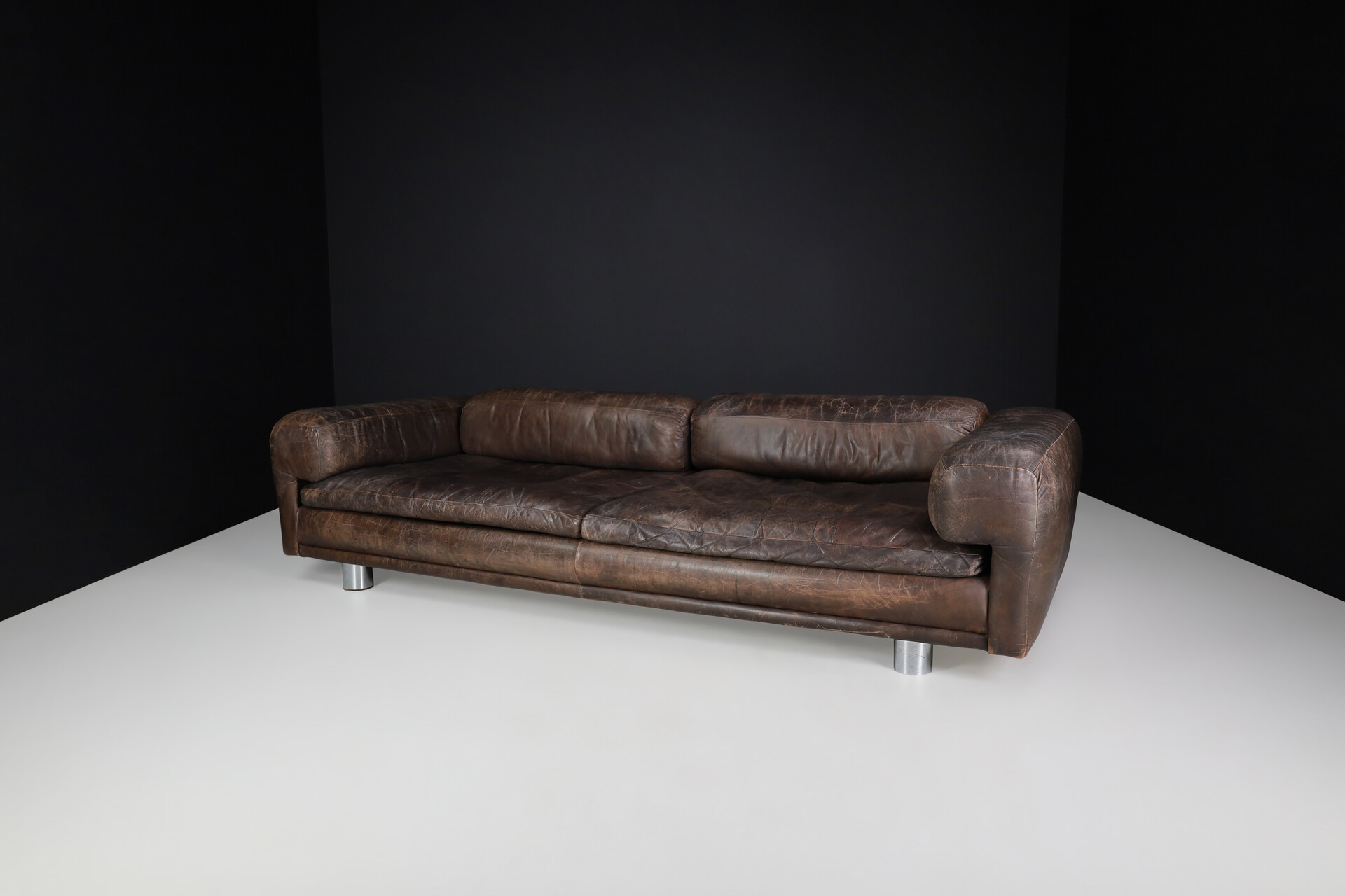 Mid century modern Howard Keith for HK Furniture, 'Diplomat' sofa, patinated leather, United Kingdom 1970s Late-20th century