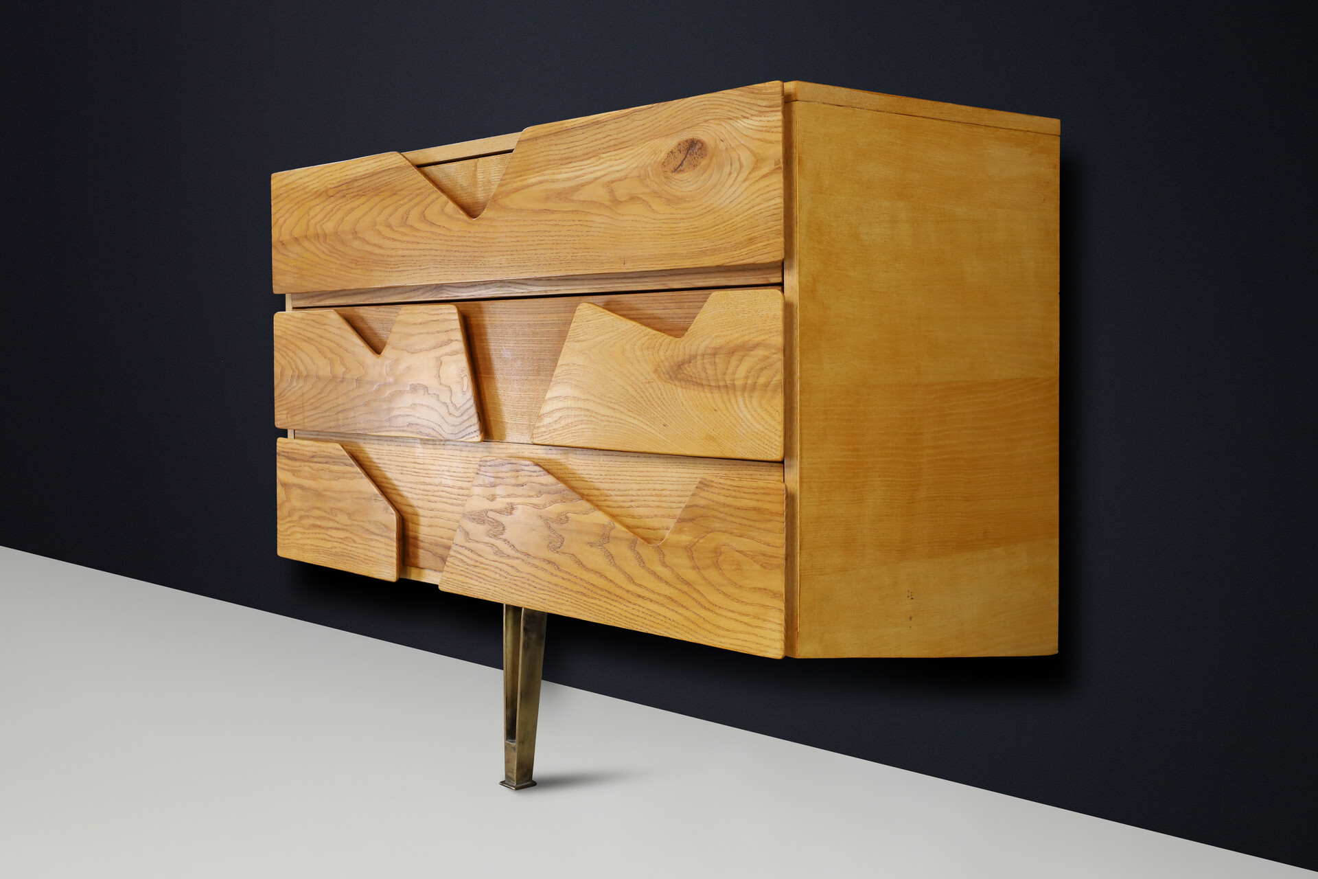 Mid century modern Italian Architectural Wall-Mounted Chest, Gio Ponti Style, Brass Leg, 1960s Mid-20th century