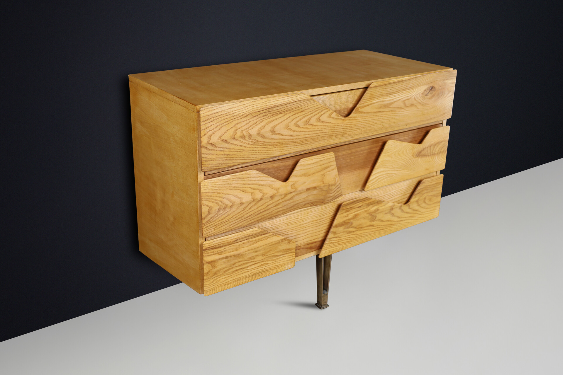 Mid century modern Italian Architectural Wall-Mounted Chest, Gio Ponti Style, Brass Leg, 1960s Mid-20th century