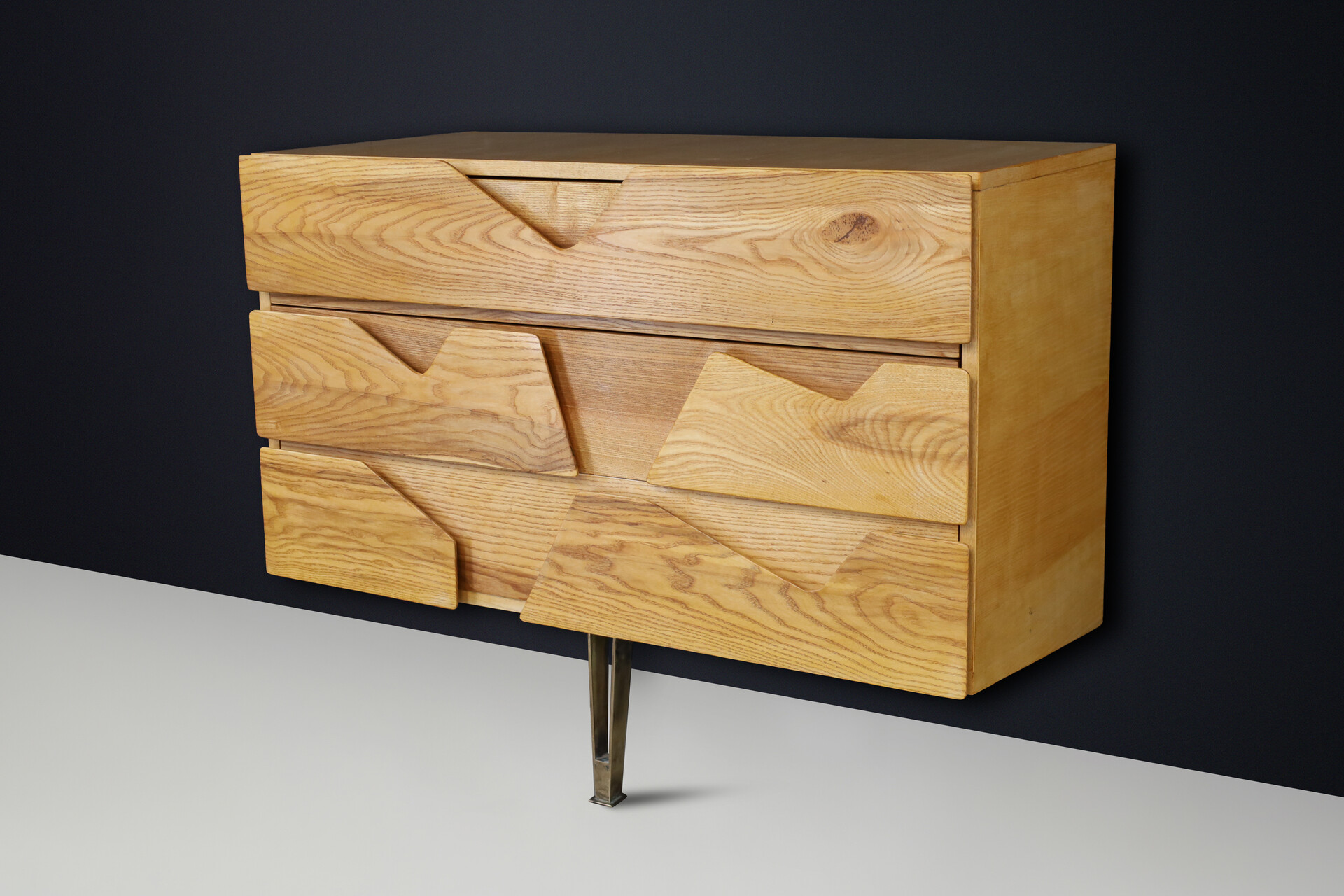 Mid century modern Italian Architectural Wall-Mounted Chest, Gio Ponti Style, Brass Leg, 1960s Mid-20th century