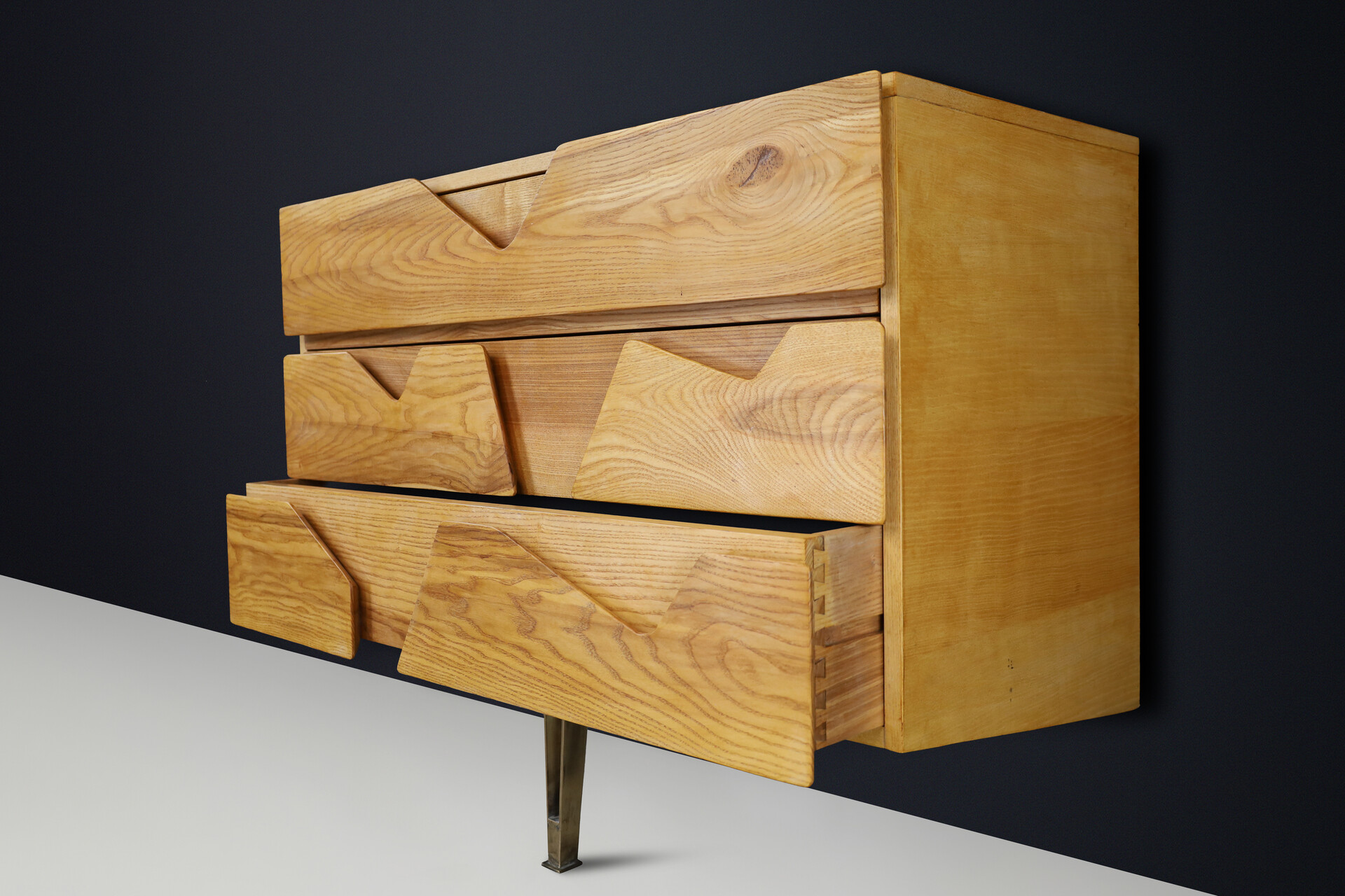 Mid century modern Italian Architectural Wall-Mounted Chest, Gio Ponti Style, Brass Leg, 1960s Mid-20th century