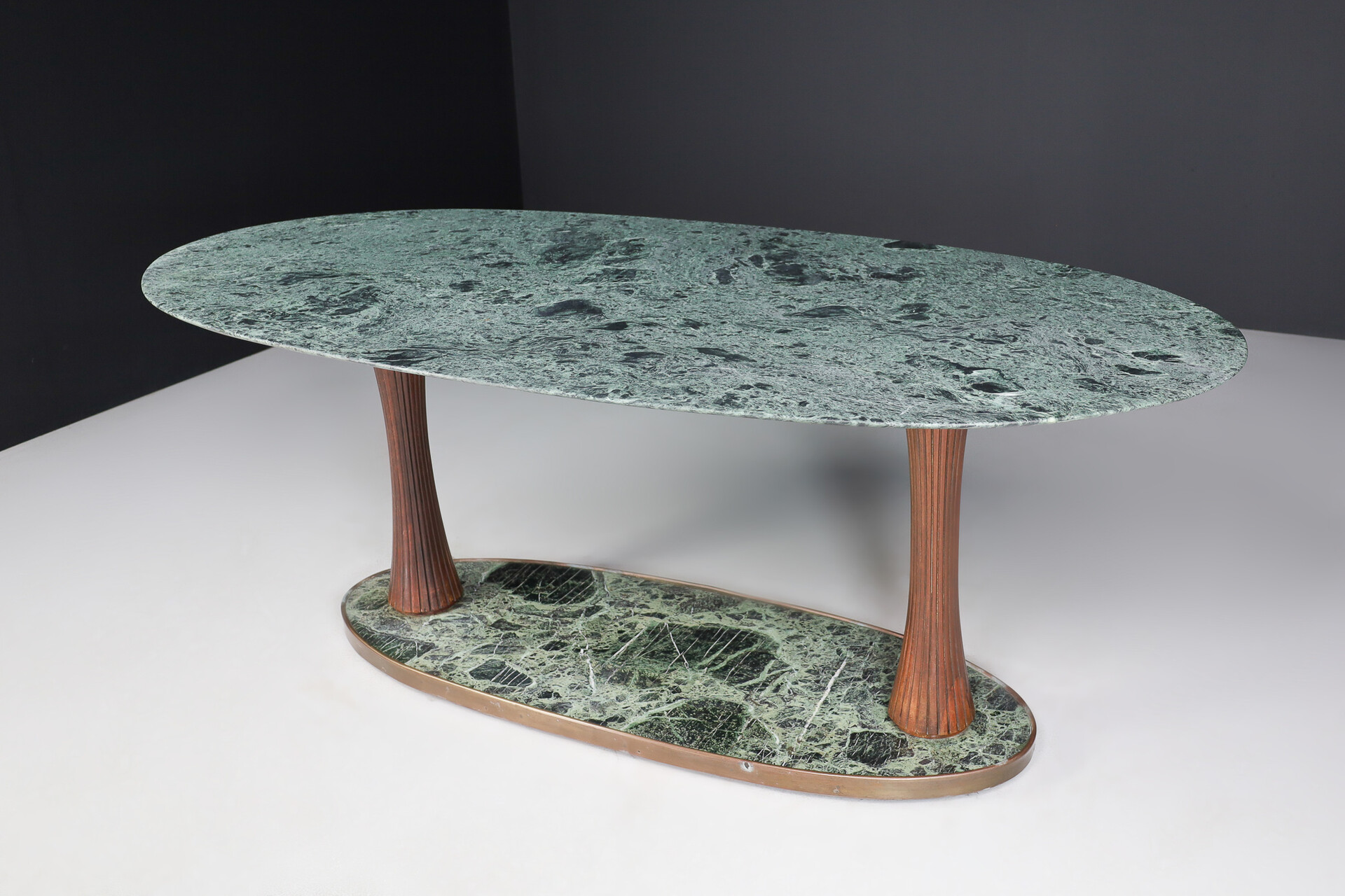 Mid century modern Italian dining table in marble , wood and copper by Vittorio Dassi , Italy 1960s Mid-20th century