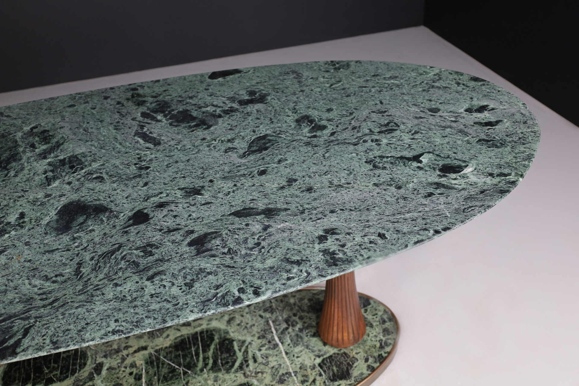 Mid century modern Italian dining table in marble , wood and copper by Vittorio Dassi , Italy 1960s Mid-20th century