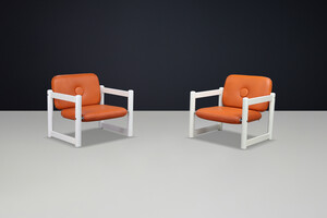 Mid century modern Italian Low Lounge Chairs in White Wood & Cognac Skai, 1970s Mid-20th century