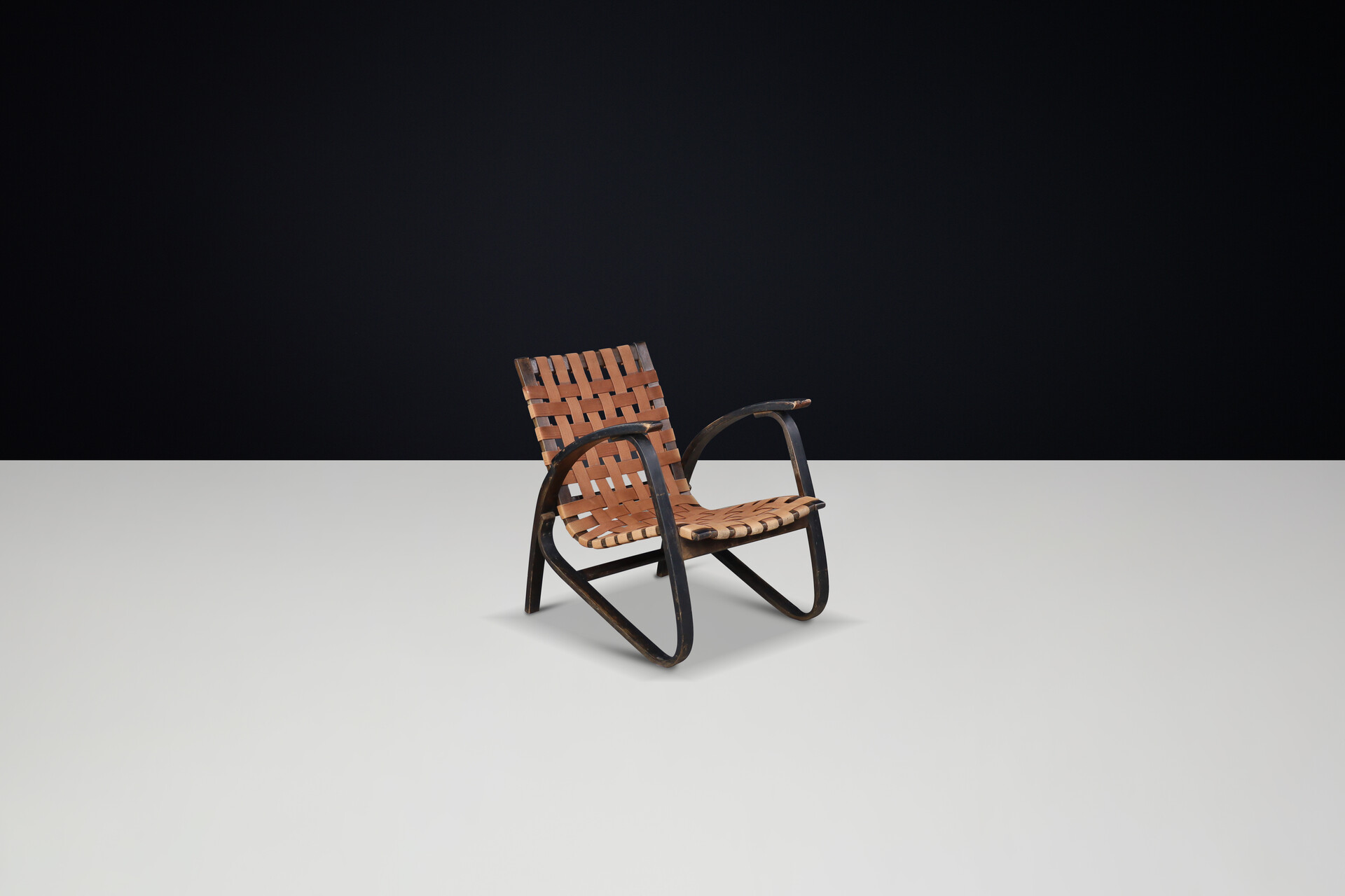 Mid century modern Jan Vanek Lounge chair in bentwood and canvas, Praque, the 1930s Mid-20th century
