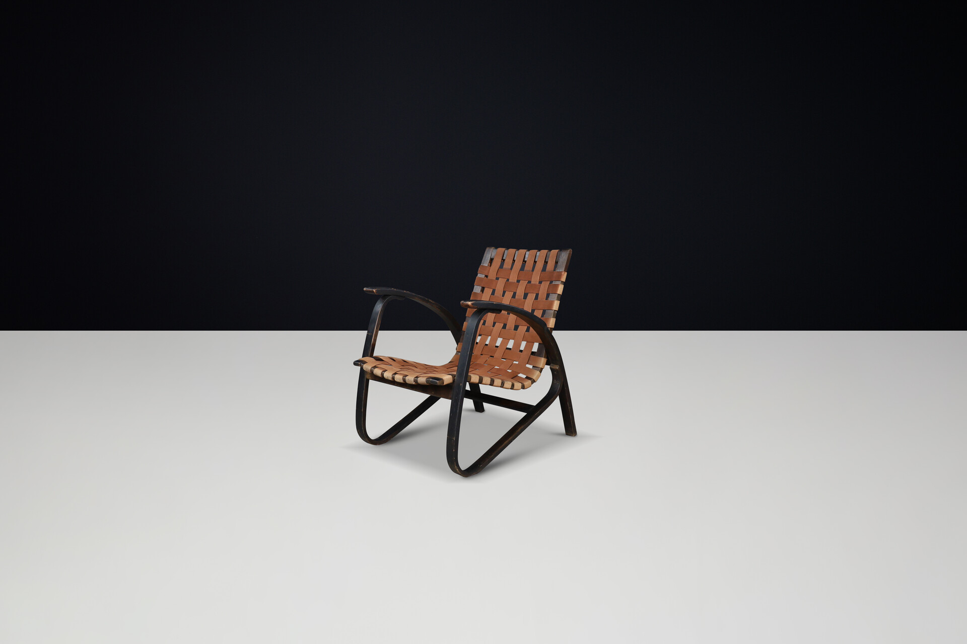 Mid century modern Jan Vanek Lounge chair in bentwood and canvas, Praque, the 1930s Mid-20th century