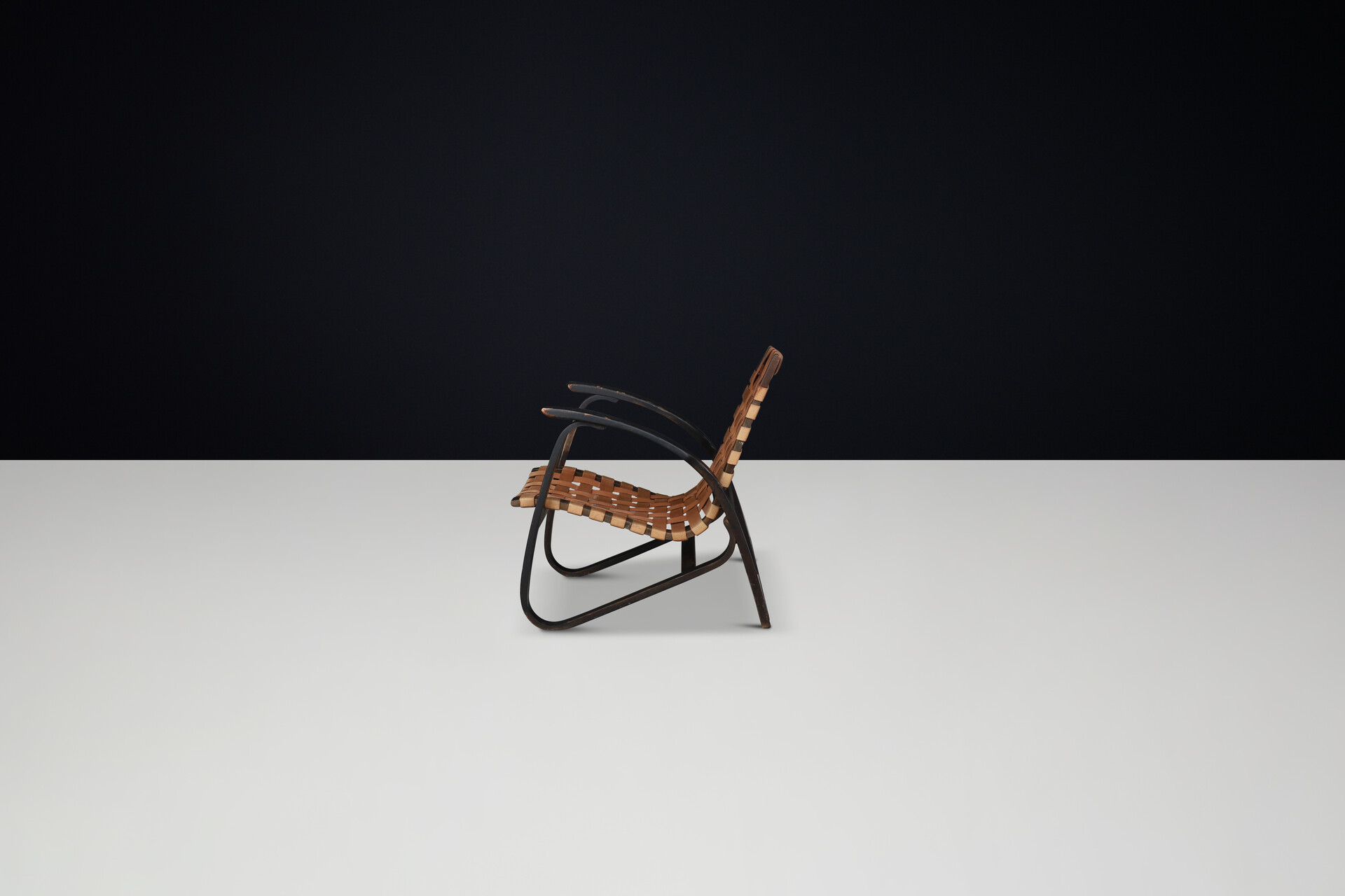 Mid century modern Jan Vanek Lounge chair in bentwood and canvas, Praque, the 1930s Mid-20th century