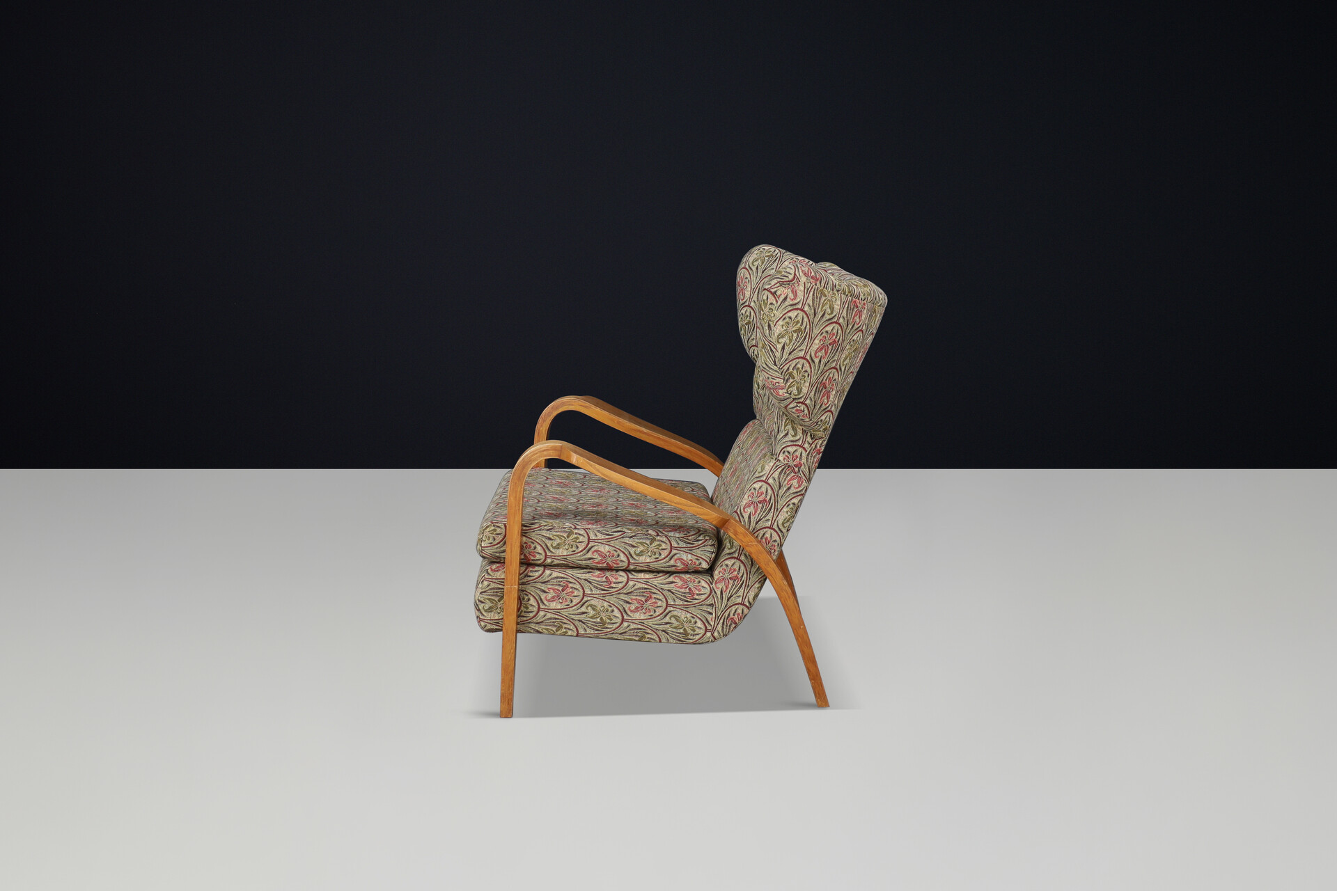 Mid century modern Jan Vanek Wingback Chair in Oak Bentwood and Original Upholstery – Prague, 1940s Mid-20th century