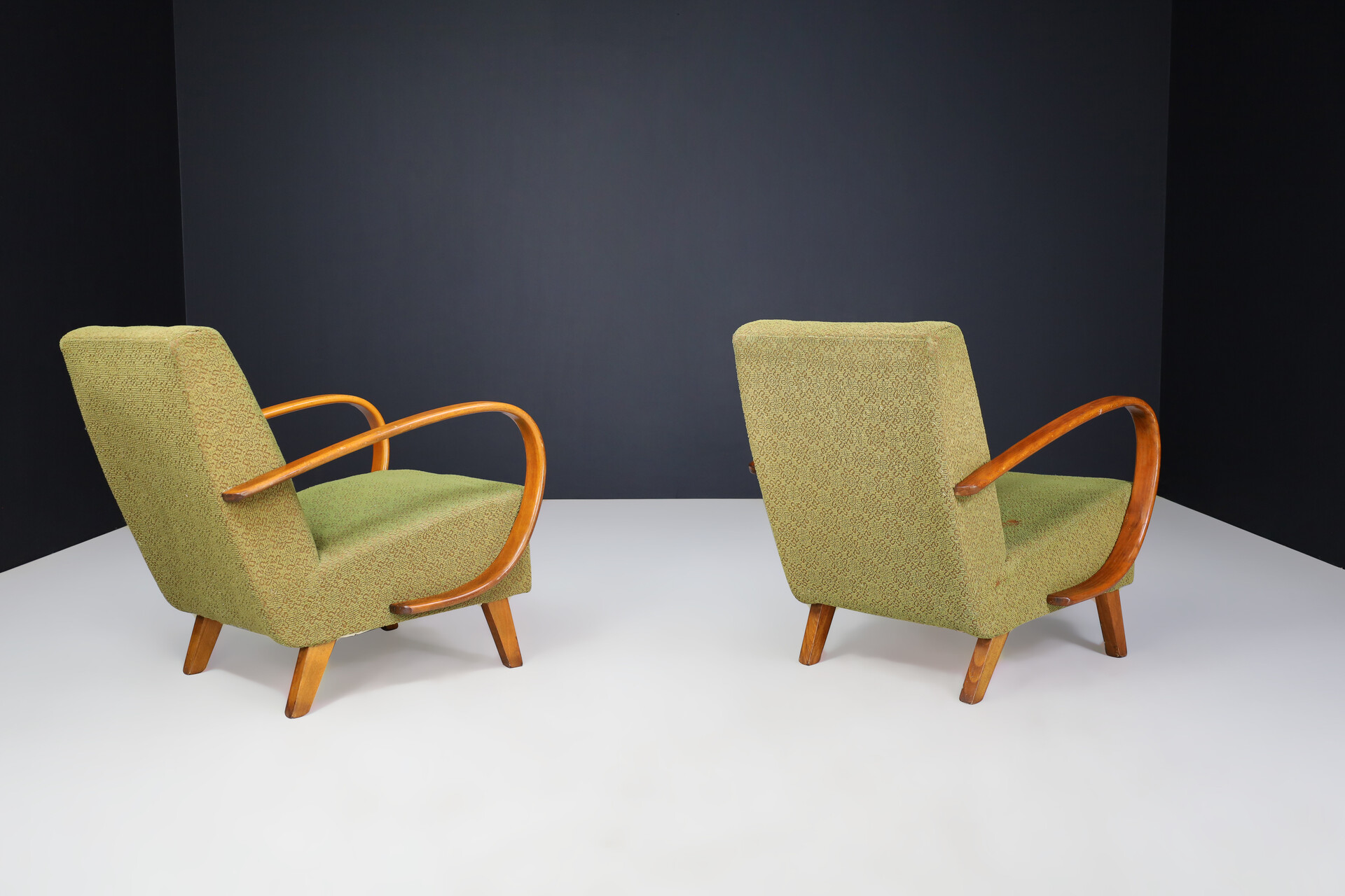 Mid century modern Jindrich Halabala bentwood Art-Deco Arm Chairs, Praque 1940s Mid-20th century