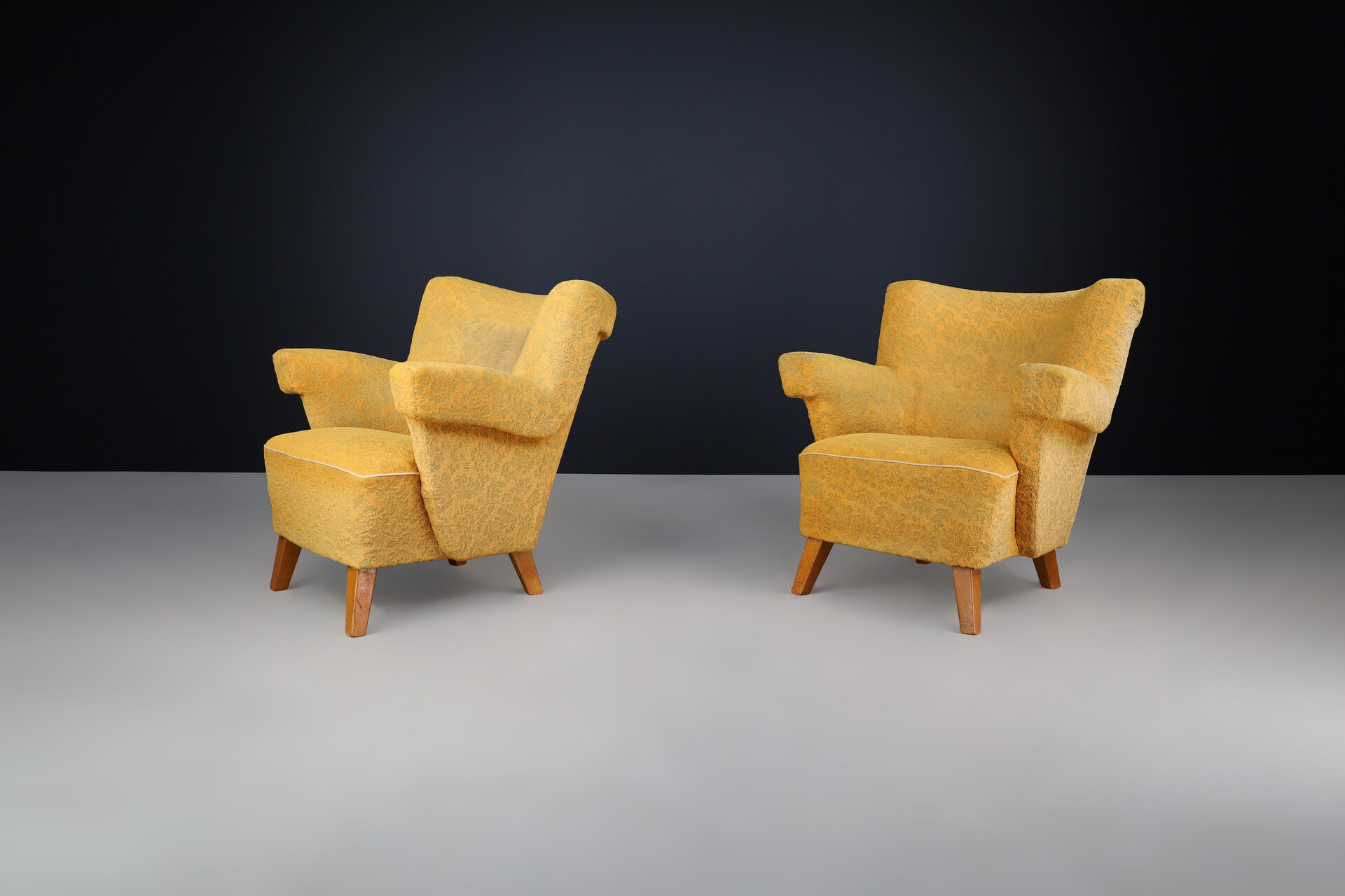 Mid century modern Jindrich Halabala Lounge Chairs in oker Upholstery, 1950s Mid-20th century